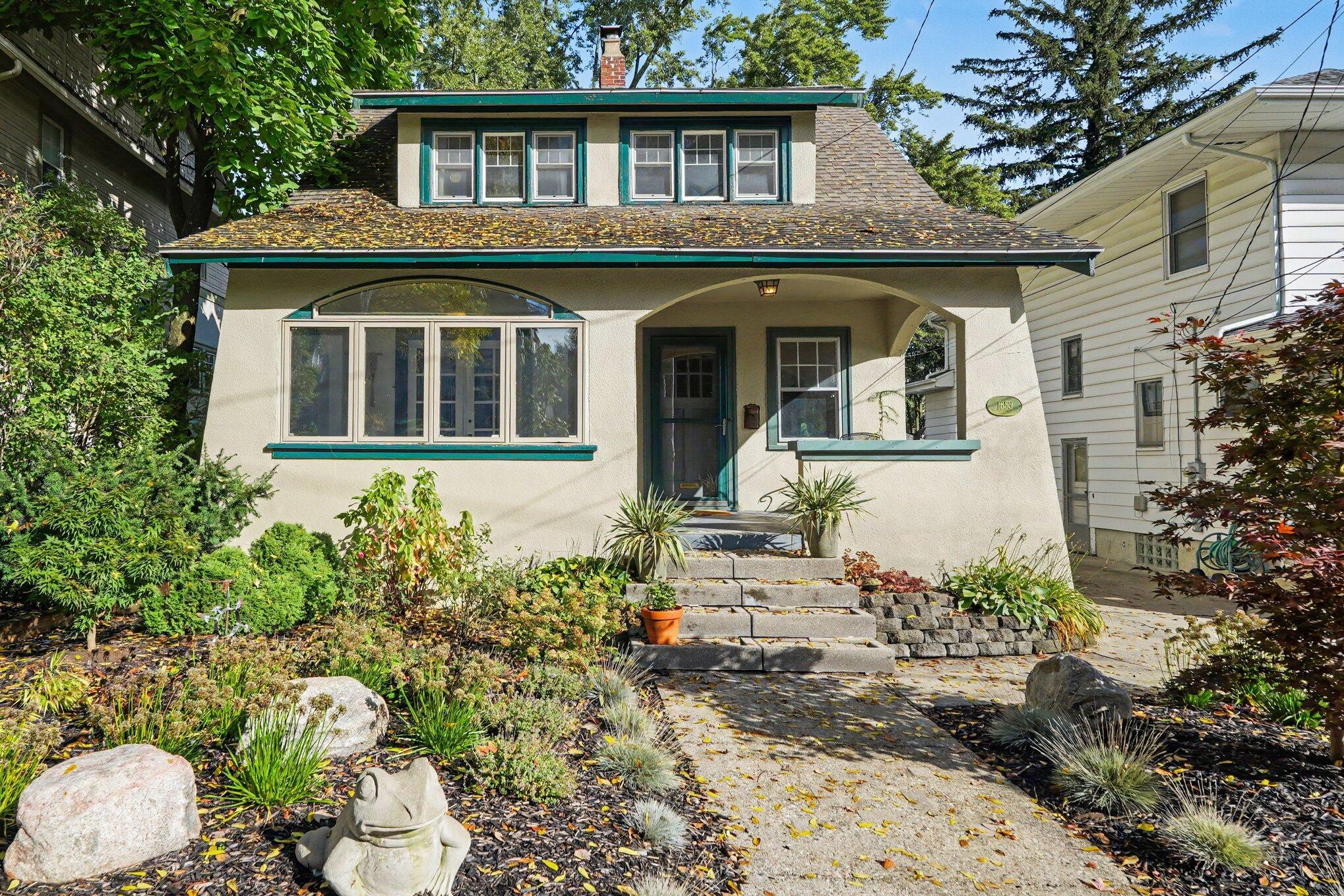1653 Wealthy Street SE East Grand Rapids MI 49506