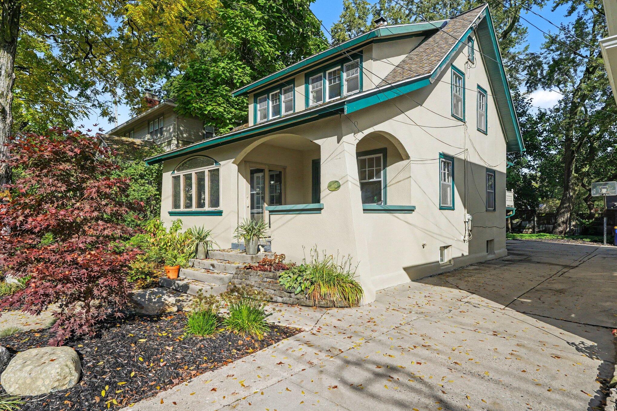 1653 Wealthy Street SE East Grand Rapids MI 49506