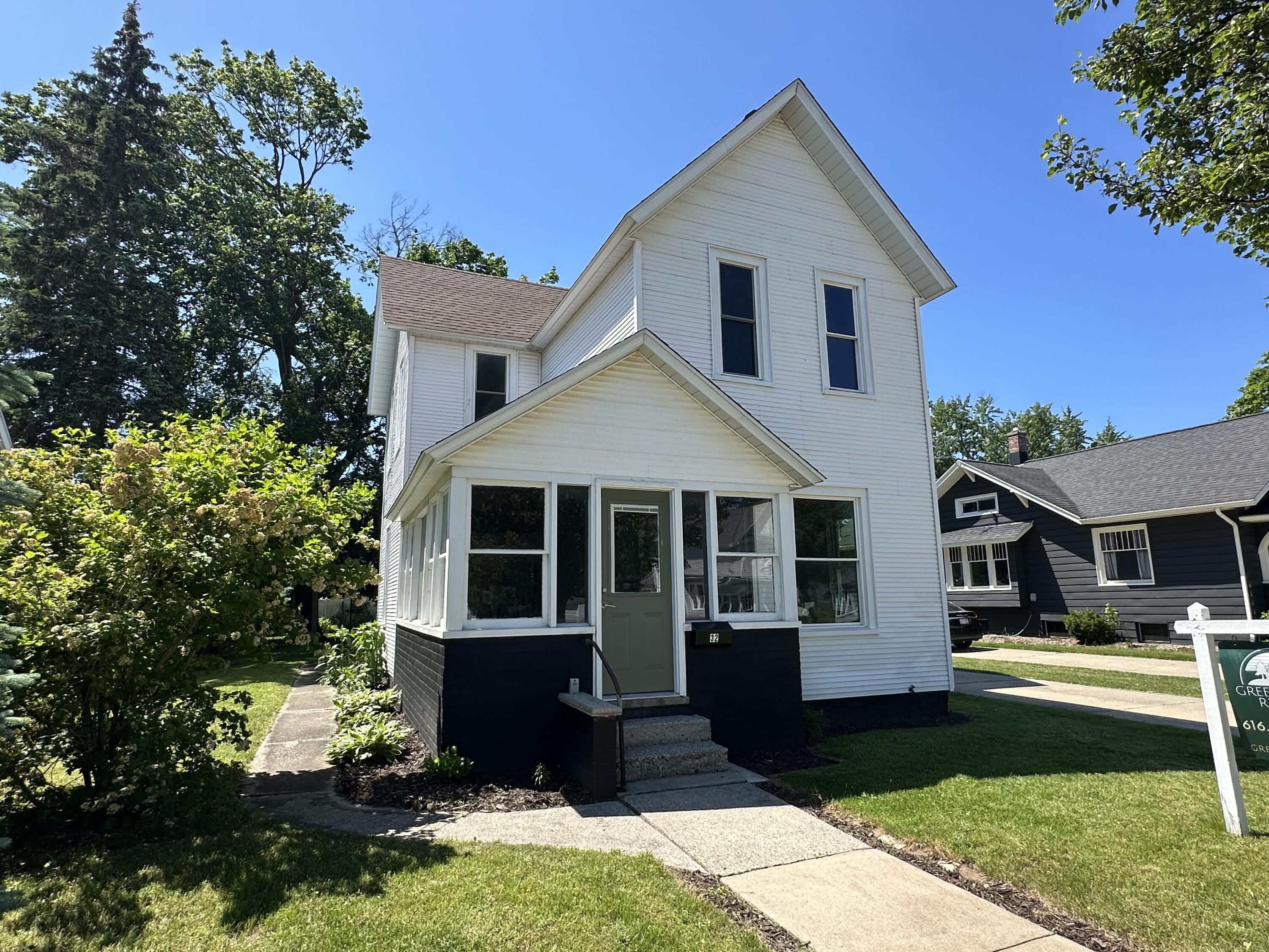 32 W Main Avenue Zeeland MI 49464
