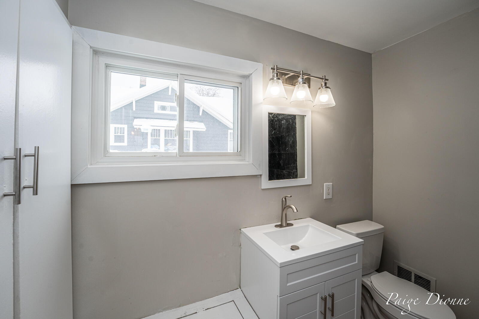 32 W Main Avenue Zeeland MI 49464