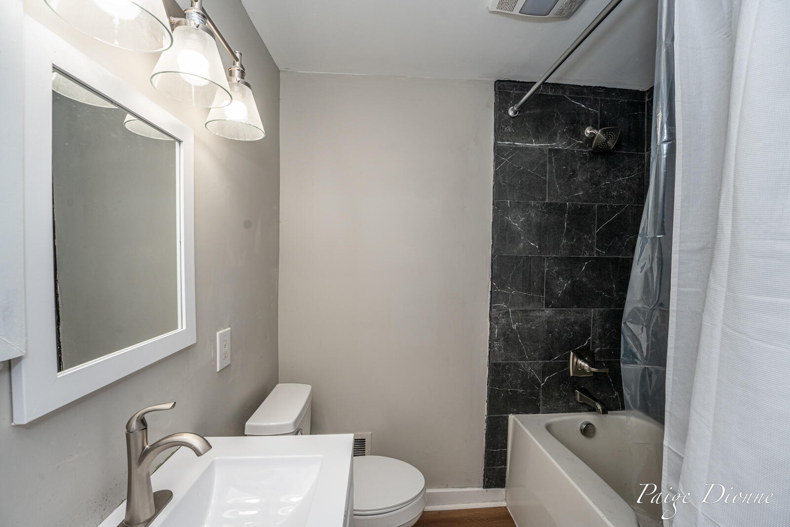 32 W Main Avenue Zeeland MI 49464