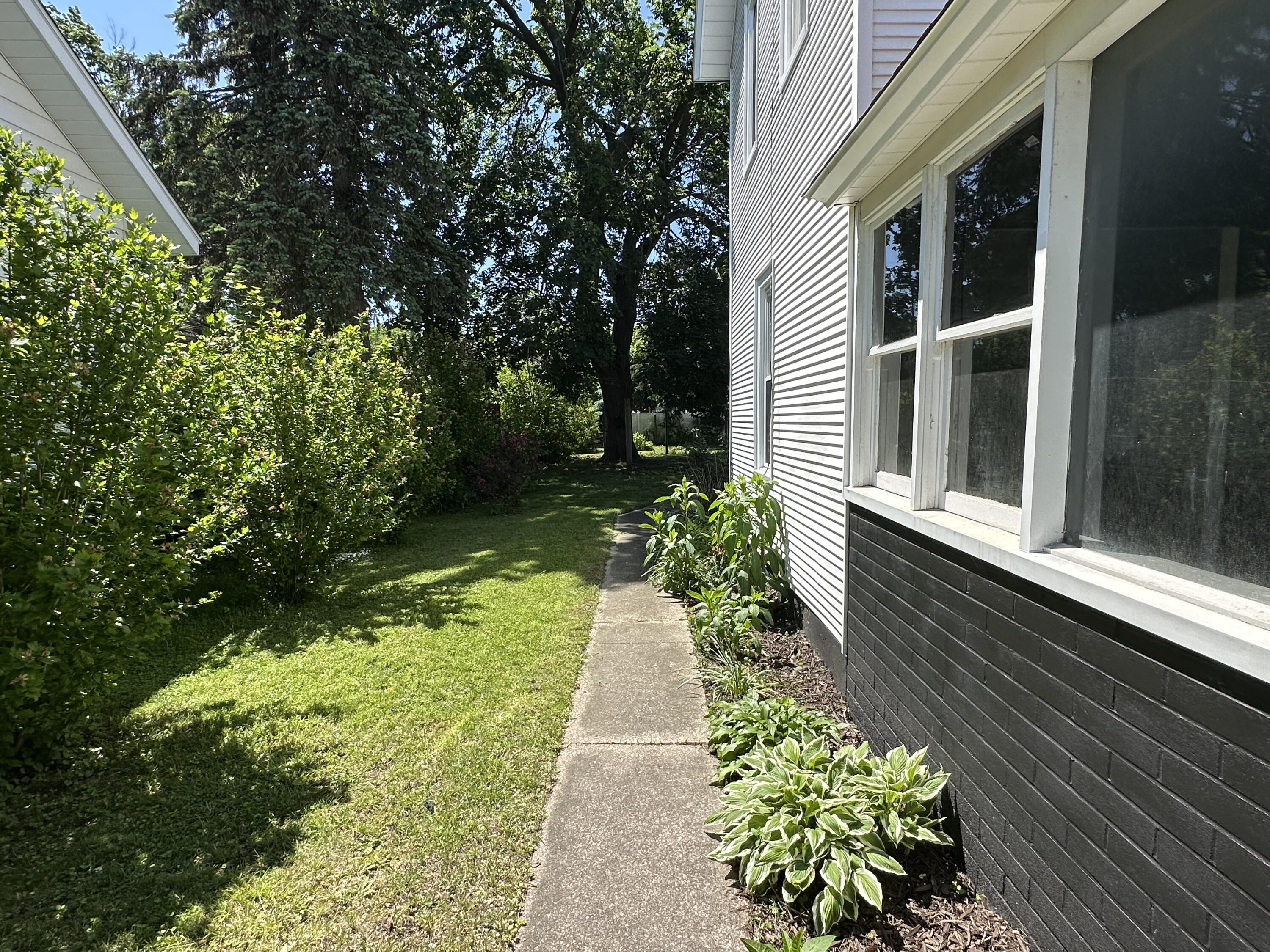 32 W Main Avenue Zeeland MI 49464