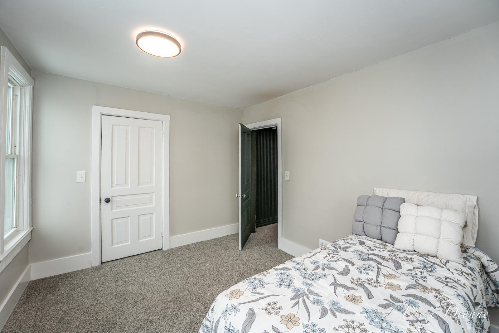 32 W Main Avenue Zeeland MI 49464