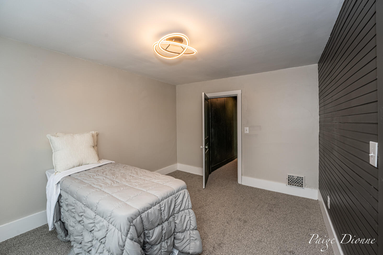 32 W Main Avenue Zeeland MI 49464