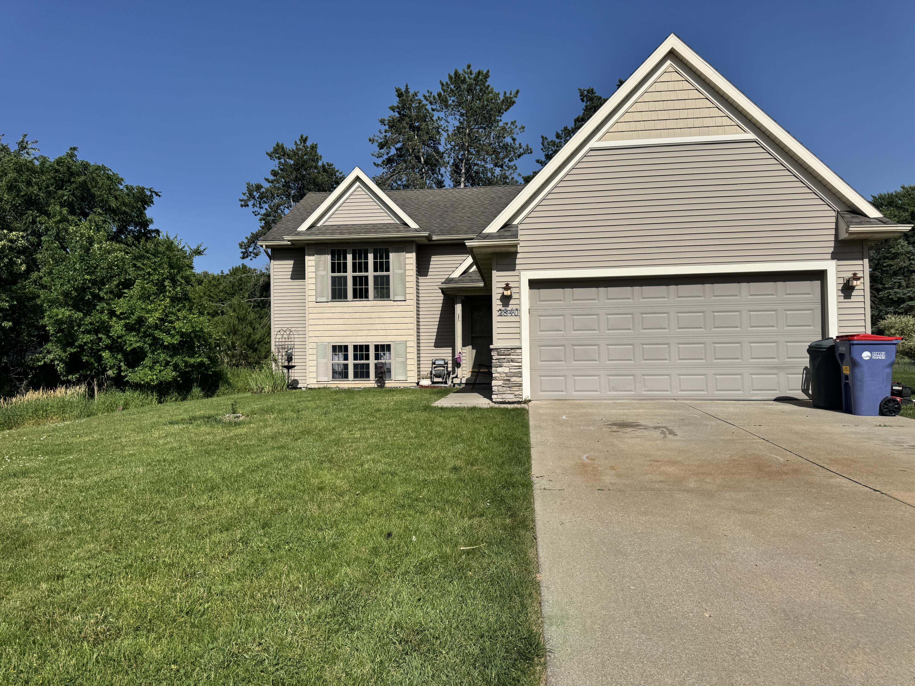 2840 Stonewood Court NW Grand Rapids MI 49504