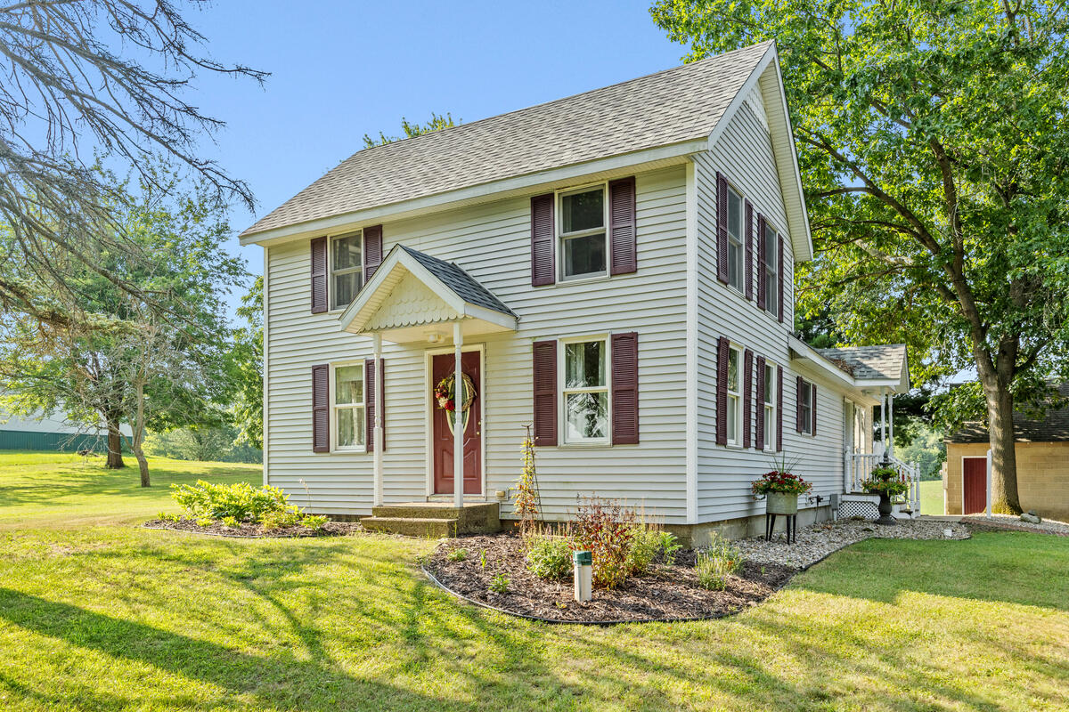 3082 Pine Lake Street Niles MI 49120