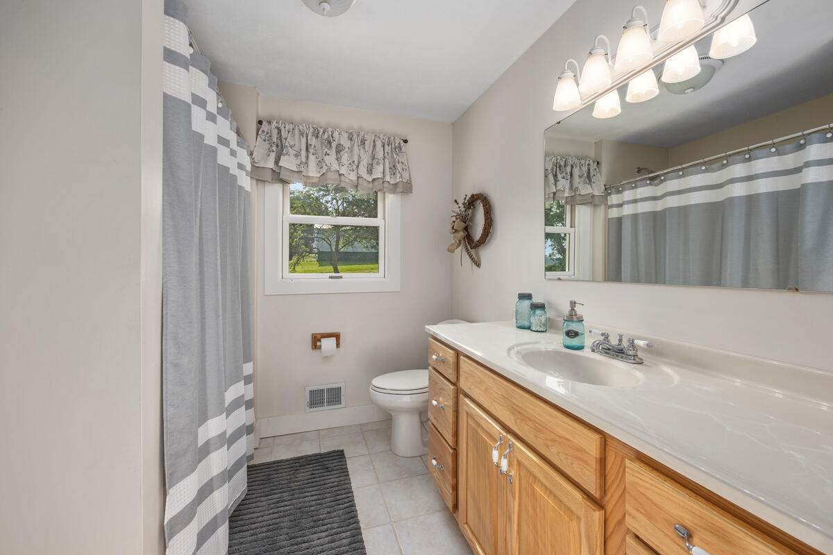 3082 Pine Lake Street Niles MI 49120