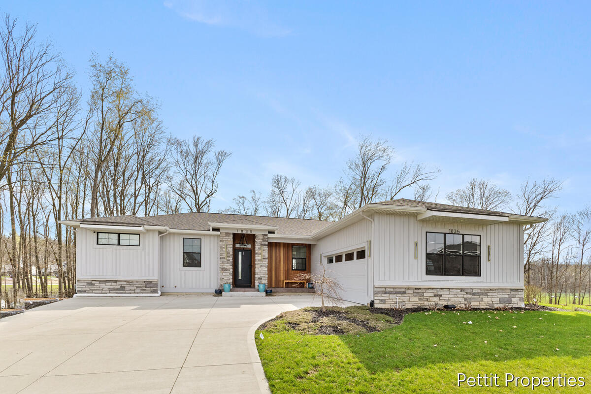 1835 Gloryfield Drive SW Byron Center MI 49315