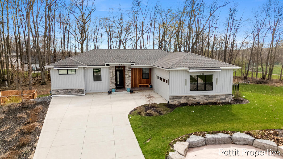 1835 Gloryfield Drive SW Byron Center MI 49315