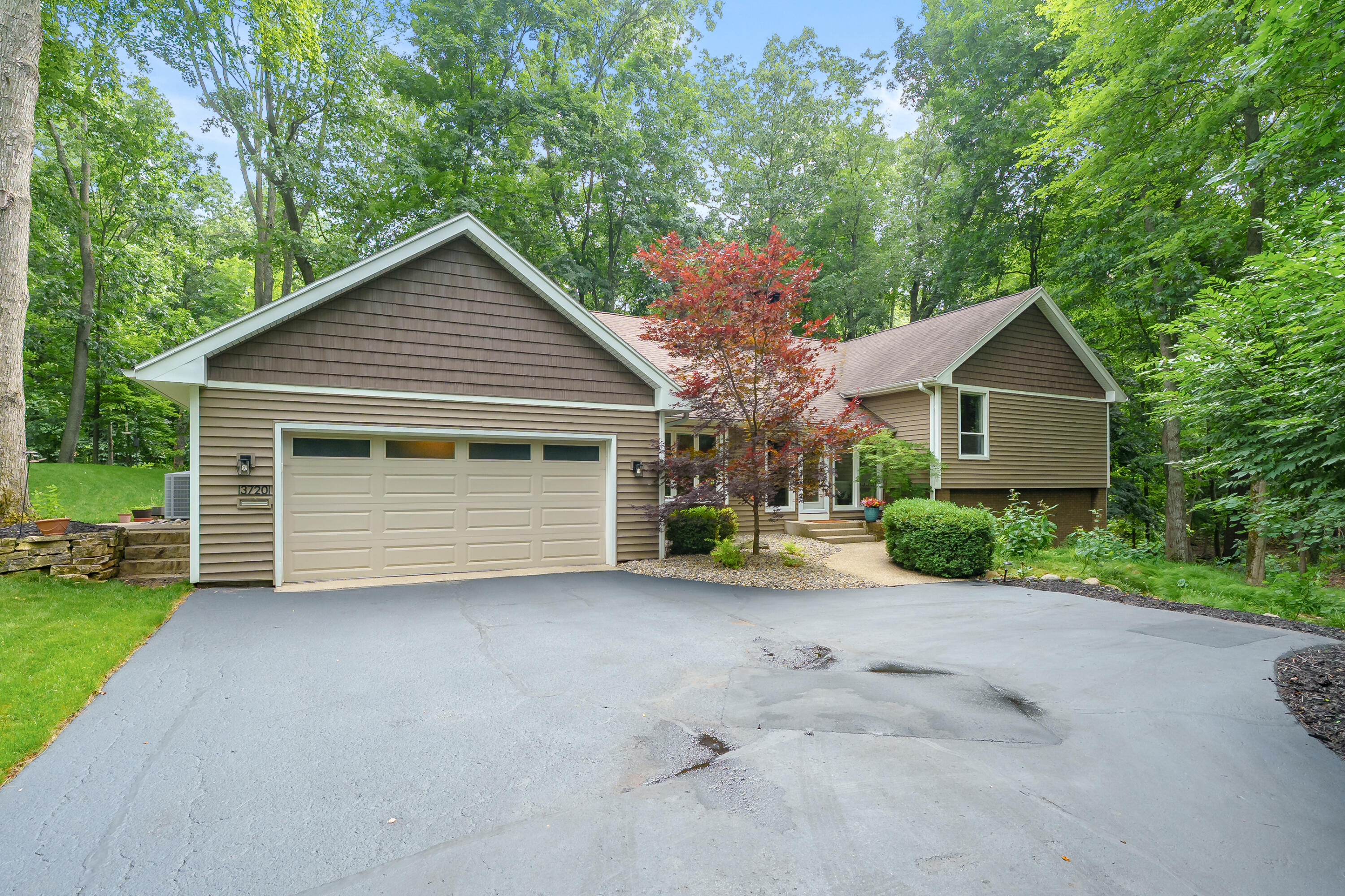 3720 Blackberry Lane Kalamazoo MI 49008