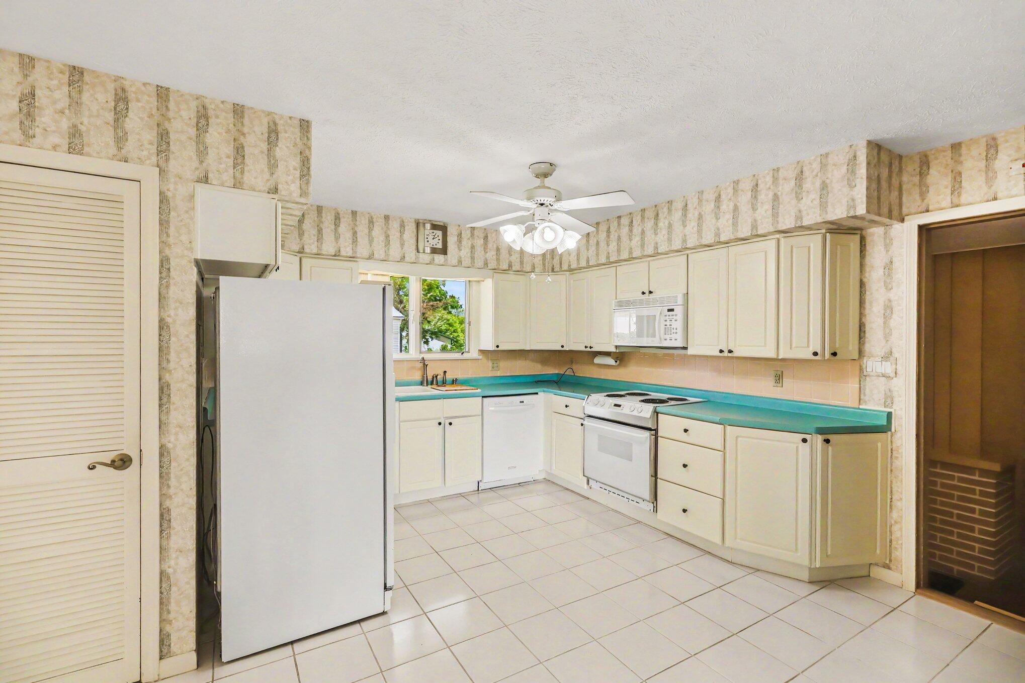 3865 E Empire Avenue Benton Harbor MI 49022