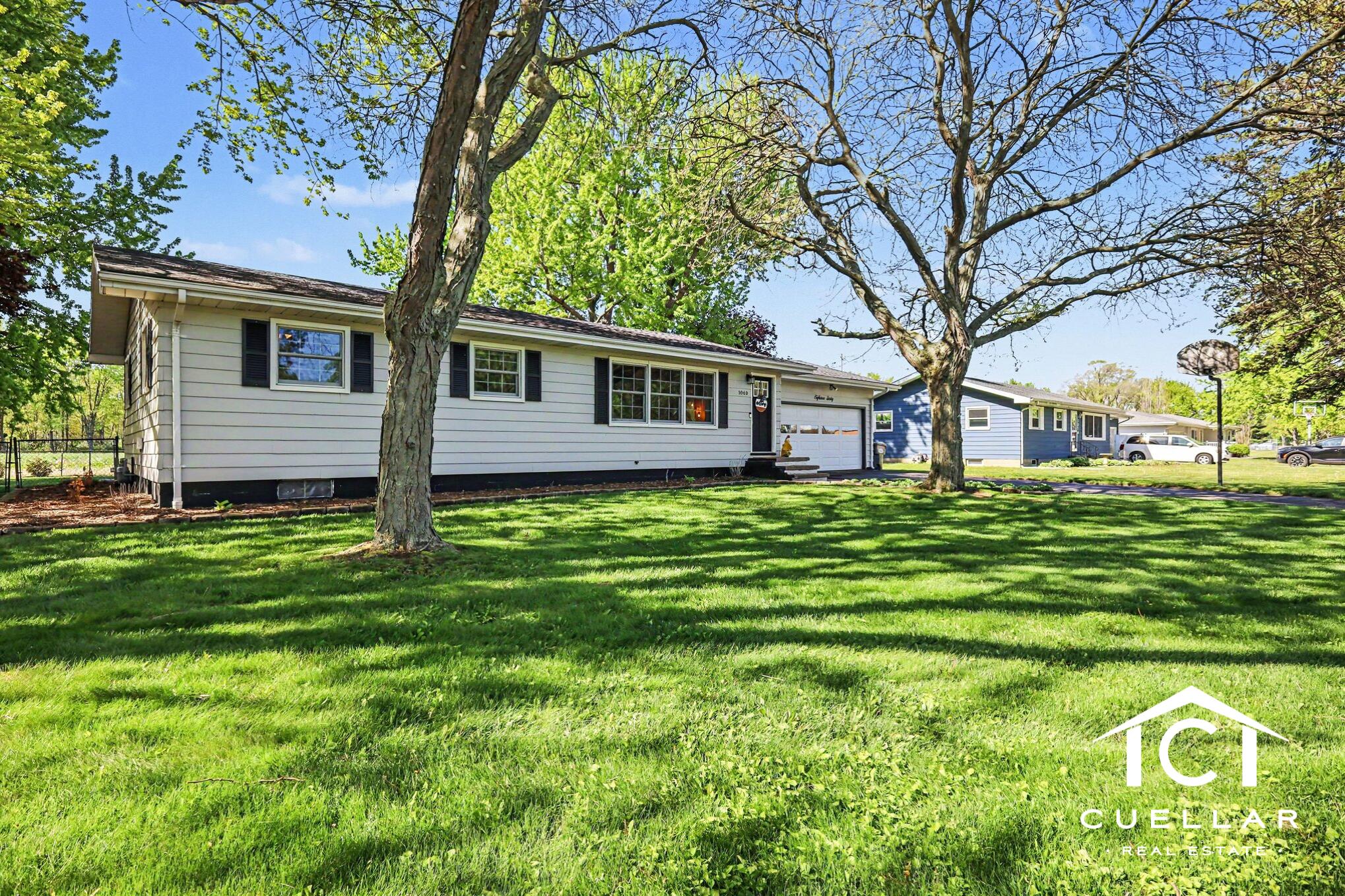 1860 Santa Maria Drive Stevensville MI 49127