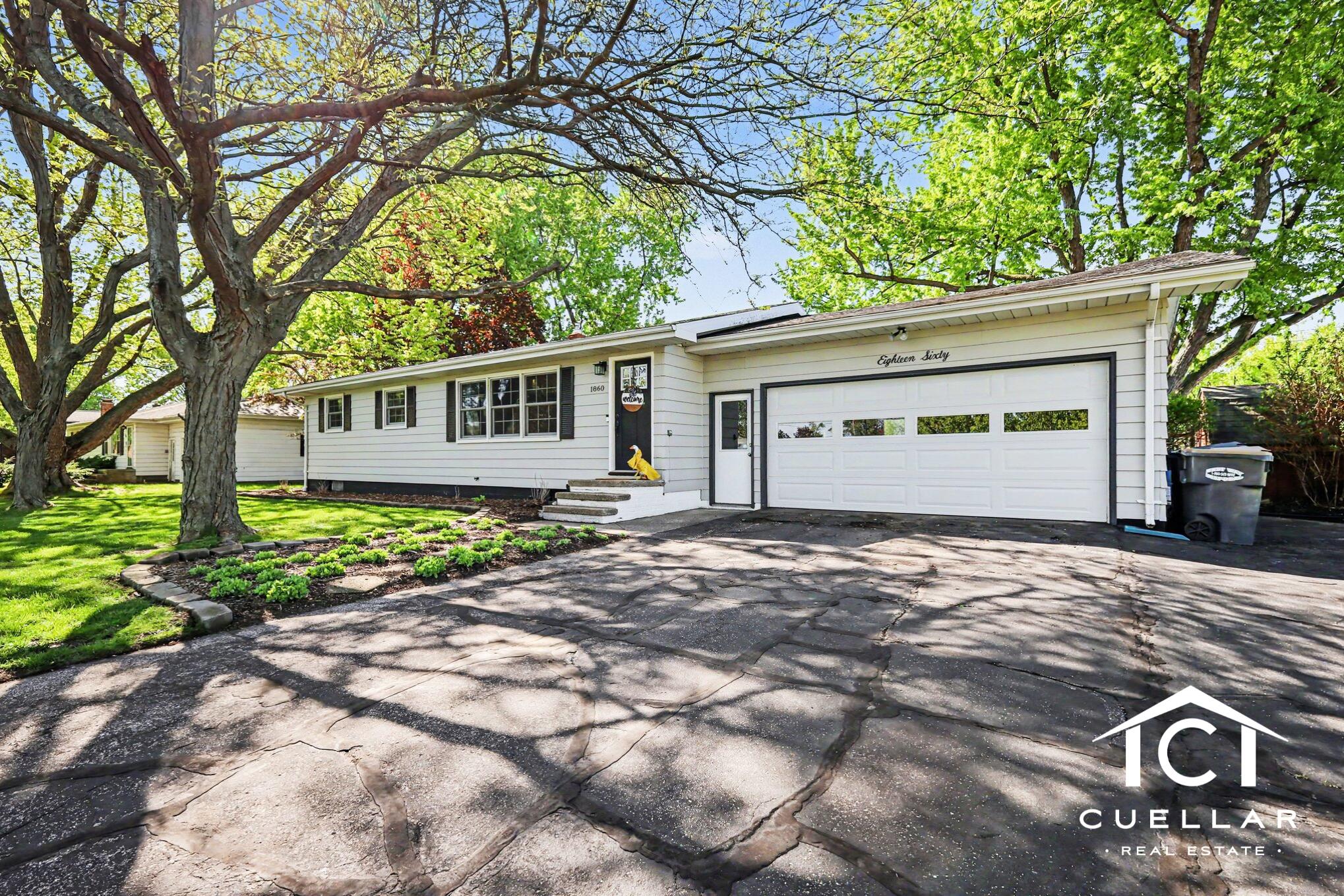 1860 Santa Maria Drive Stevensville MI 49127