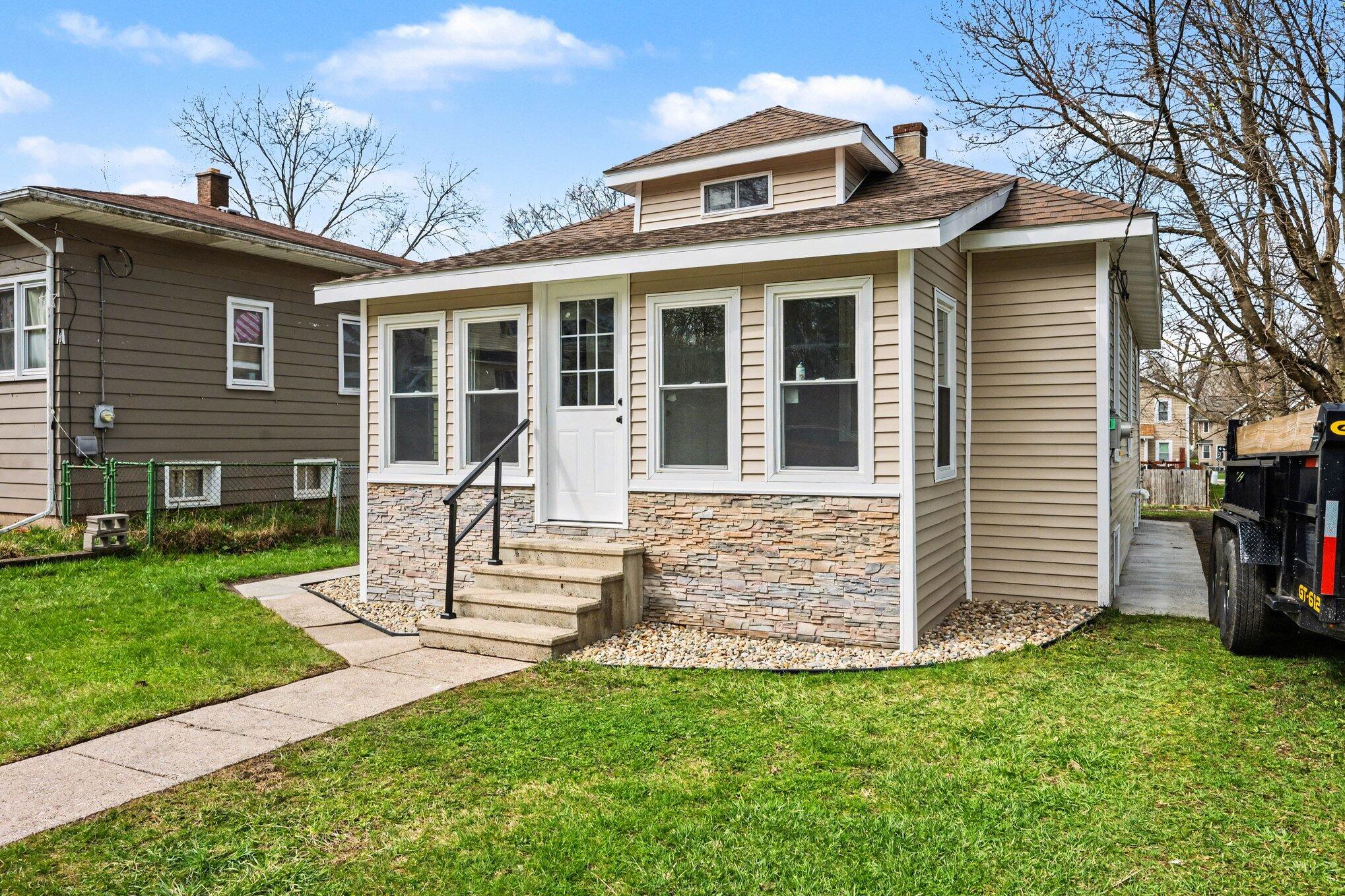 1215 Palmer Avenue Kalamazoo MI 49001