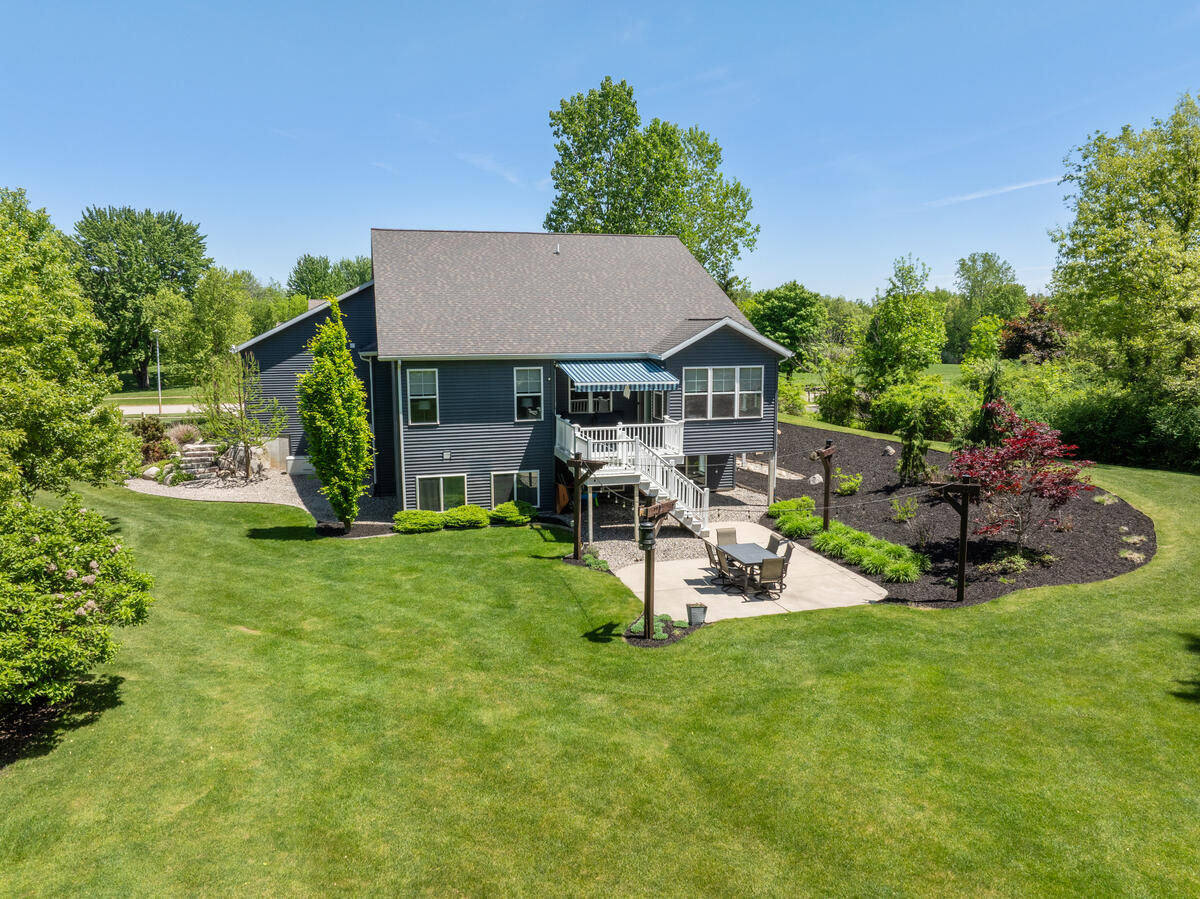 9579 Arrowcrest Drive NE Rockford MI 49341