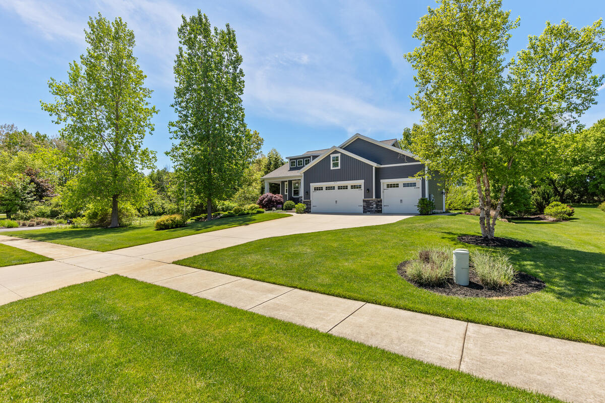 9579 Arrowcrest Drive NE Rockford MI 49341