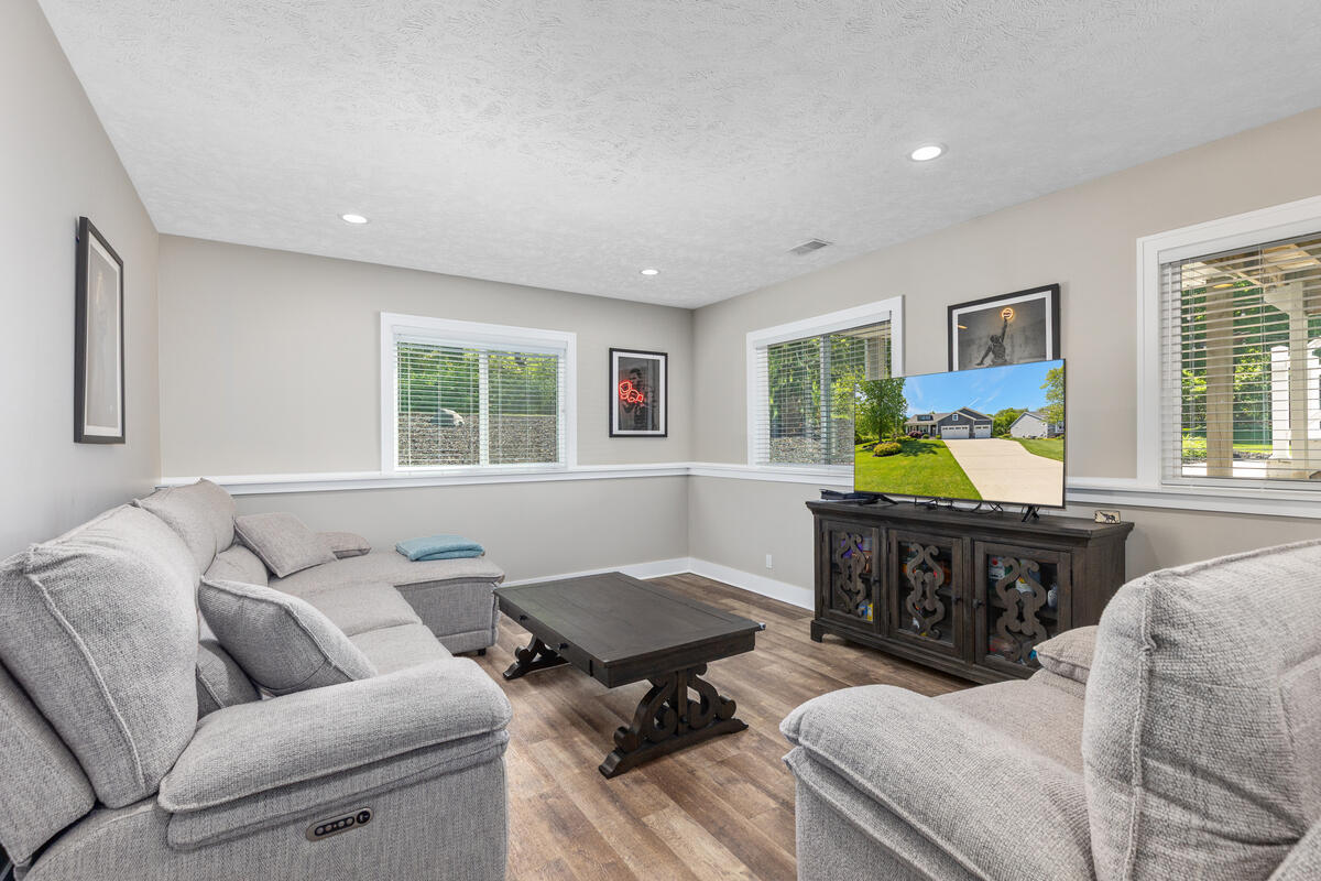9579 Arrowcrest Drive NE Rockford MI 49341