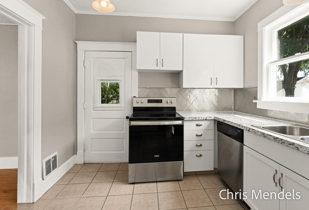 1013 Pennoyer Avenue Grand Haven MI 49417