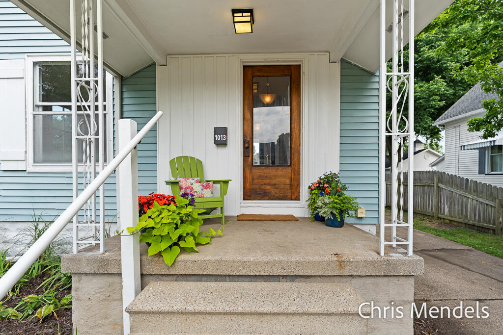 1013 Pennoyer Avenue Grand Haven MI 49417