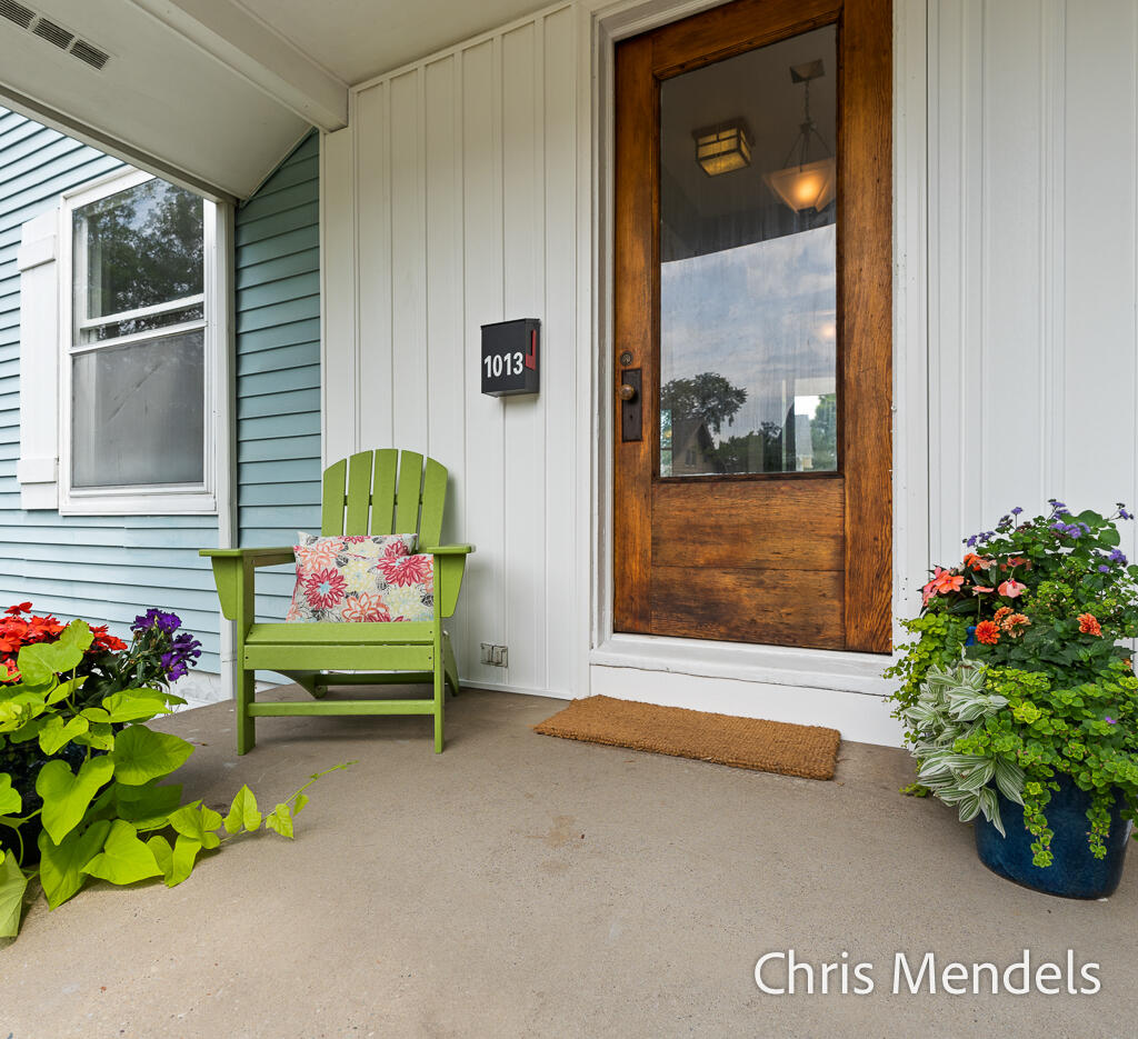 1013 Pennoyer Avenue Grand Haven MI 49417