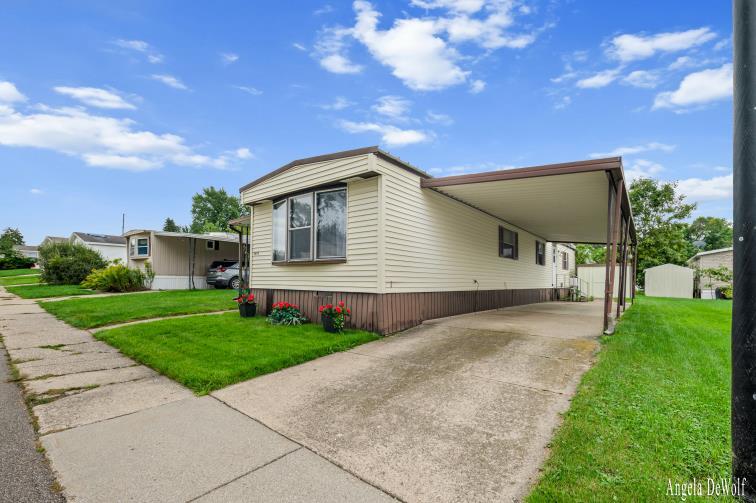 3692 Sun Valley Street NW Grand Rapids MI 49544