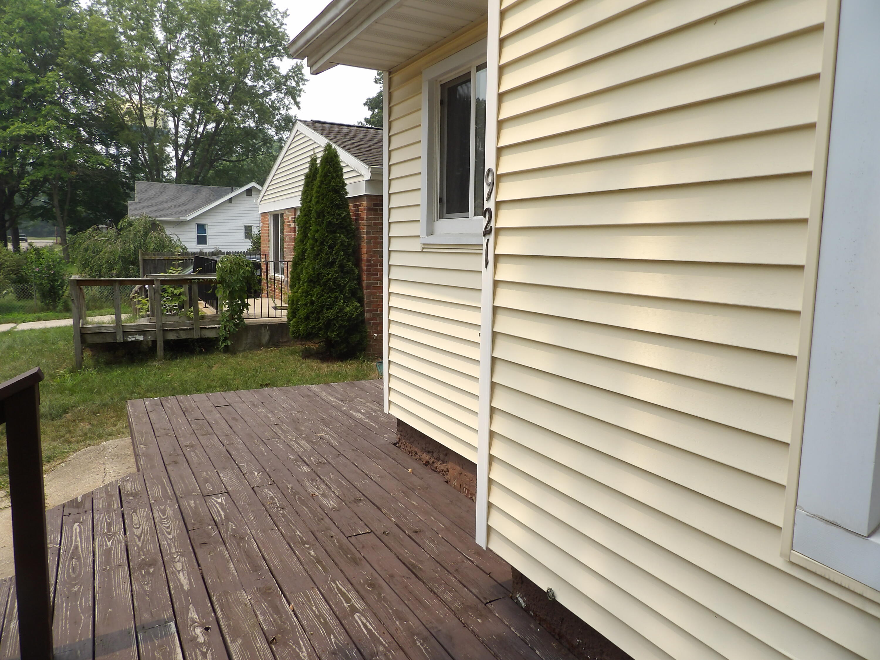 921 Burns Street Niles MI 49120
