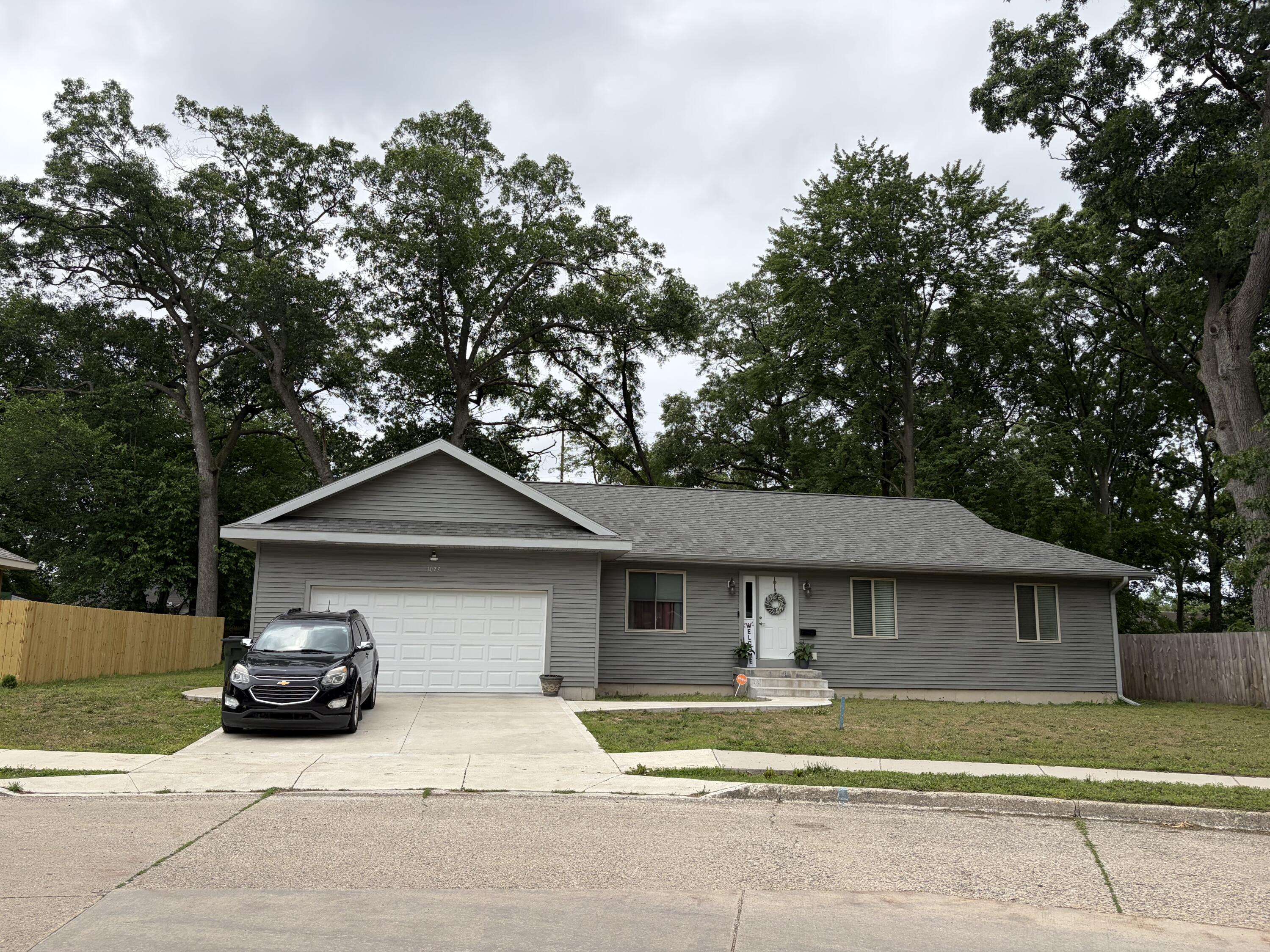 1077 Leonard Avenue Muskegon MI 49442