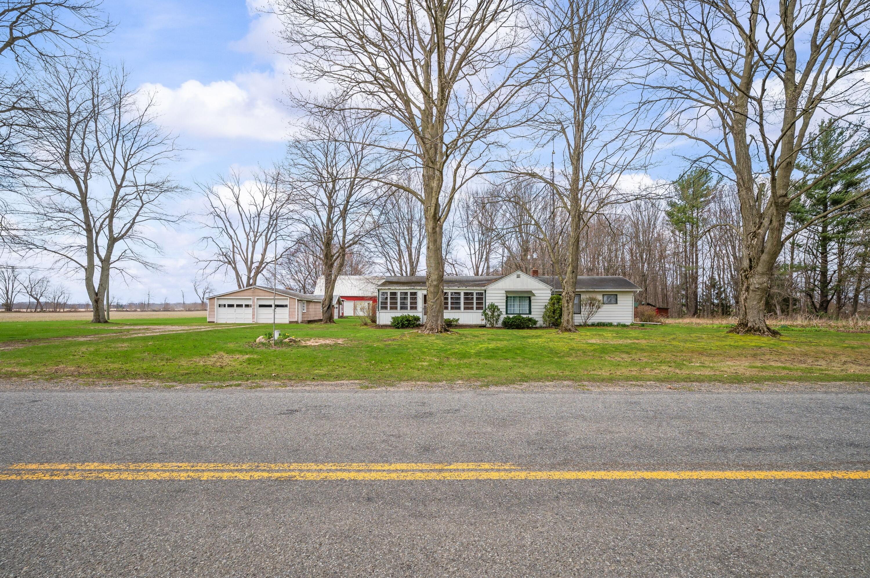 55796 92nd Avenue Dowagiac MI 49047