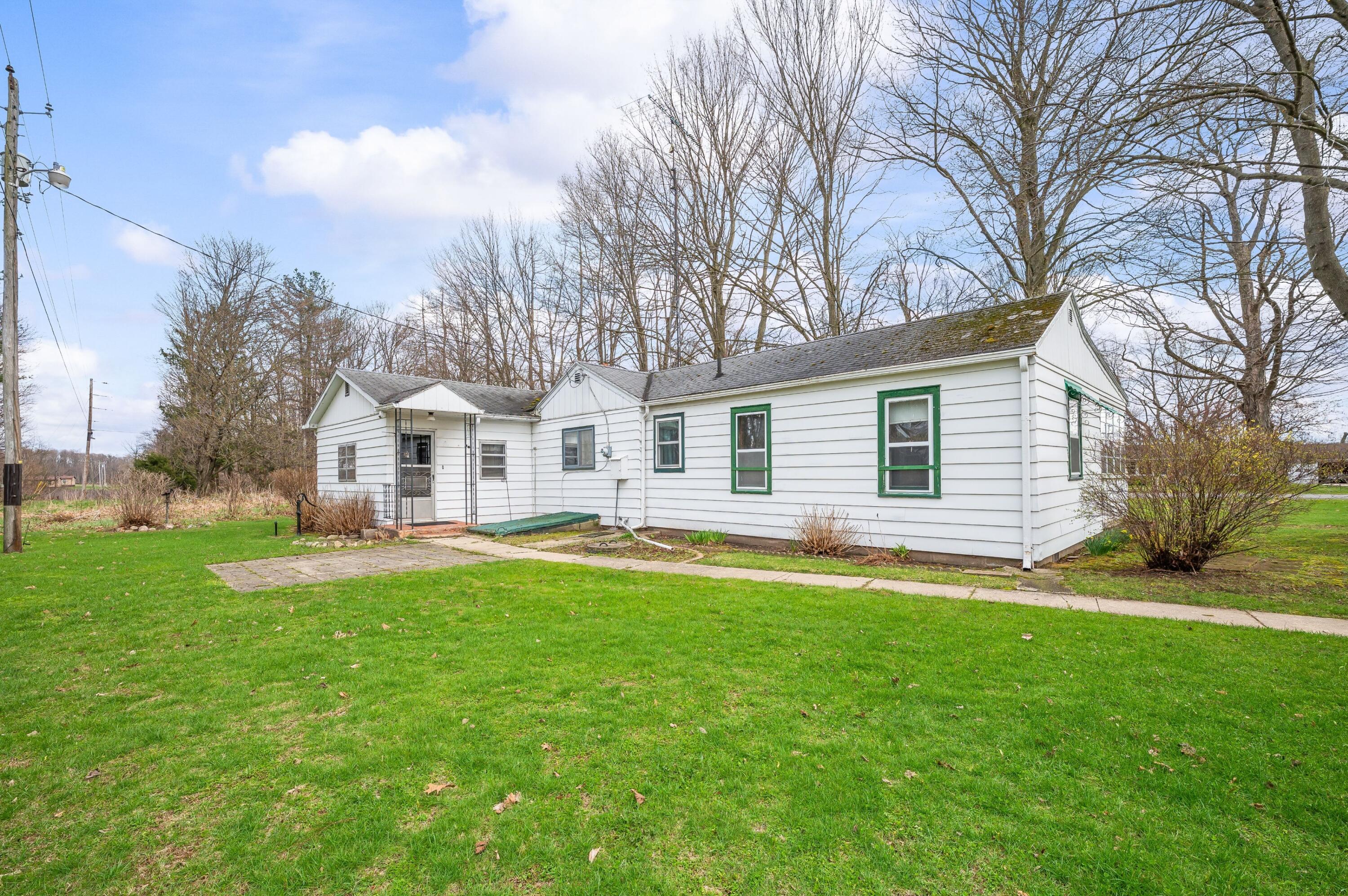 55796 92nd Avenue Dowagiac MI 49047