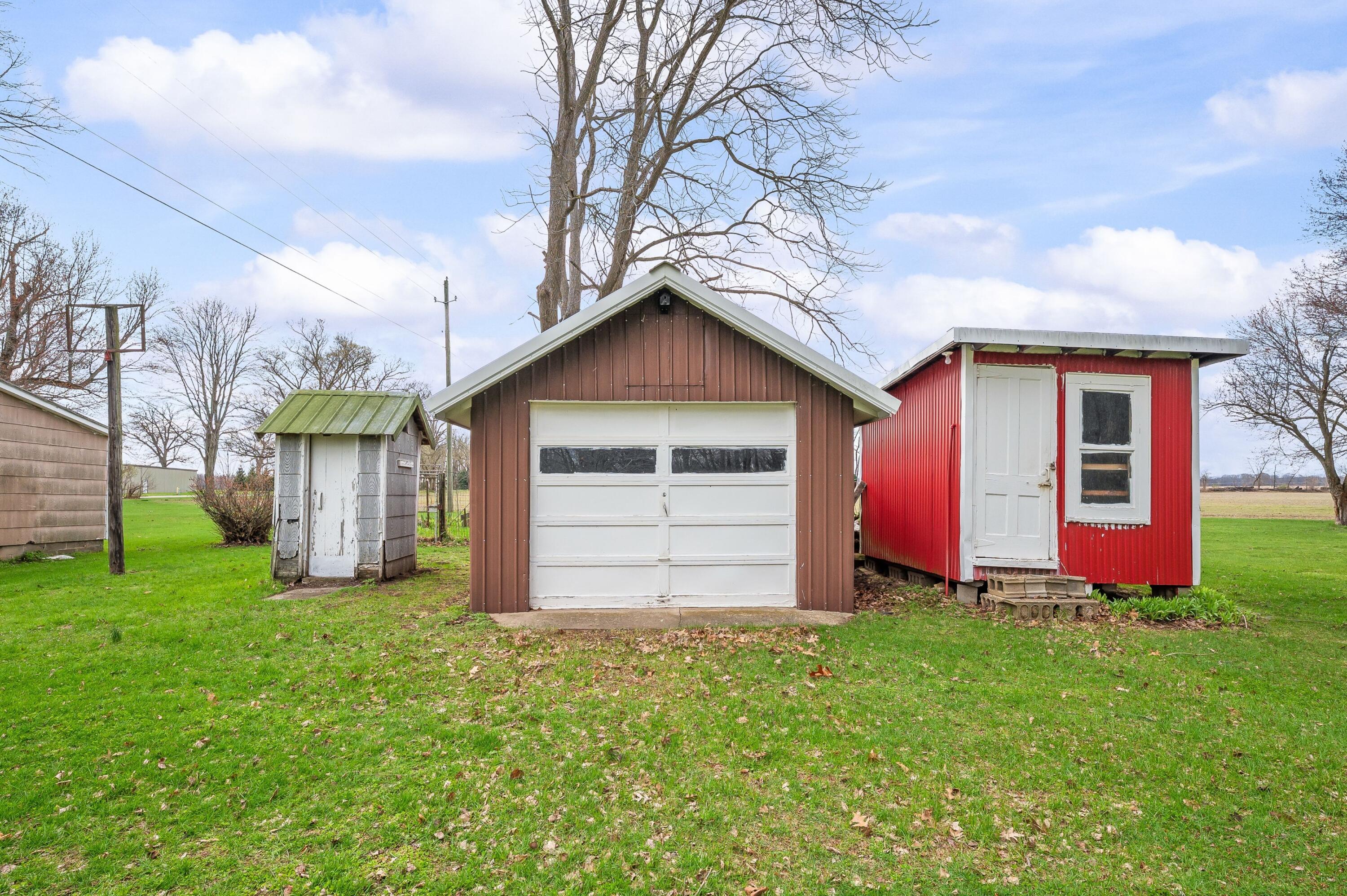 55796 92nd Avenue Dowagiac MI 49047