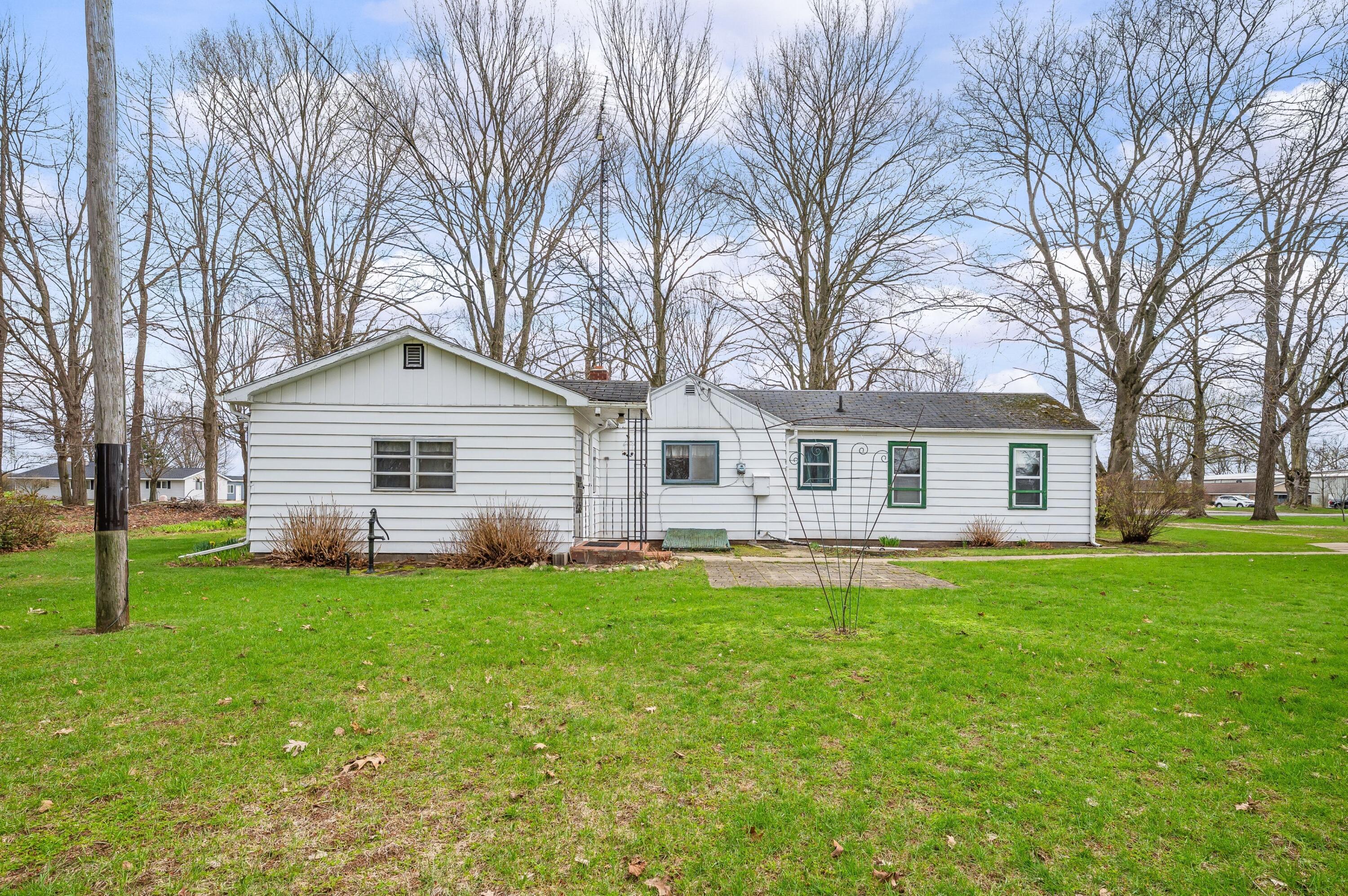 55796 92nd Avenue Dowagiac MI 49047