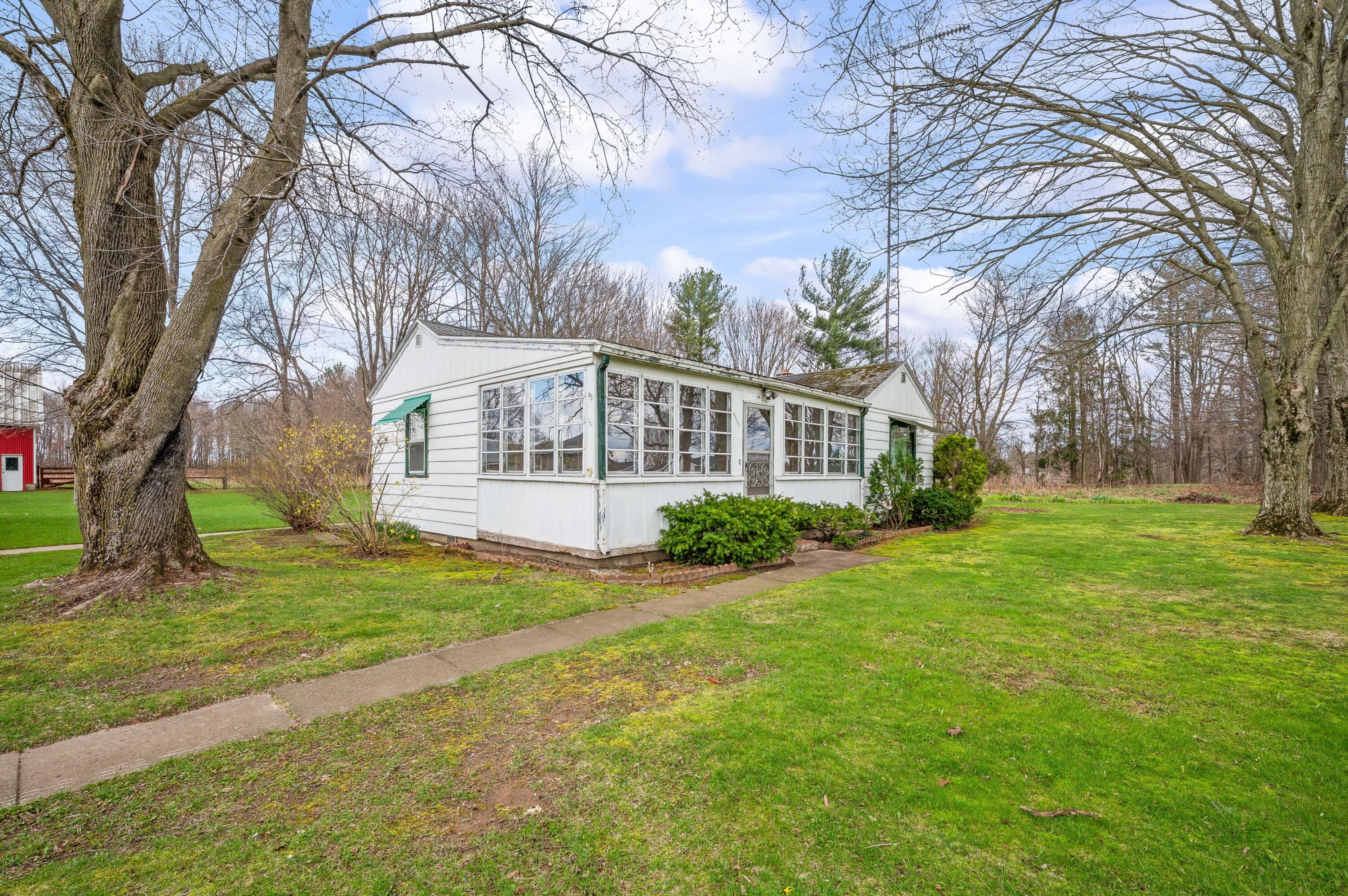55796 92nd Avenue Dowagiac MI 49047