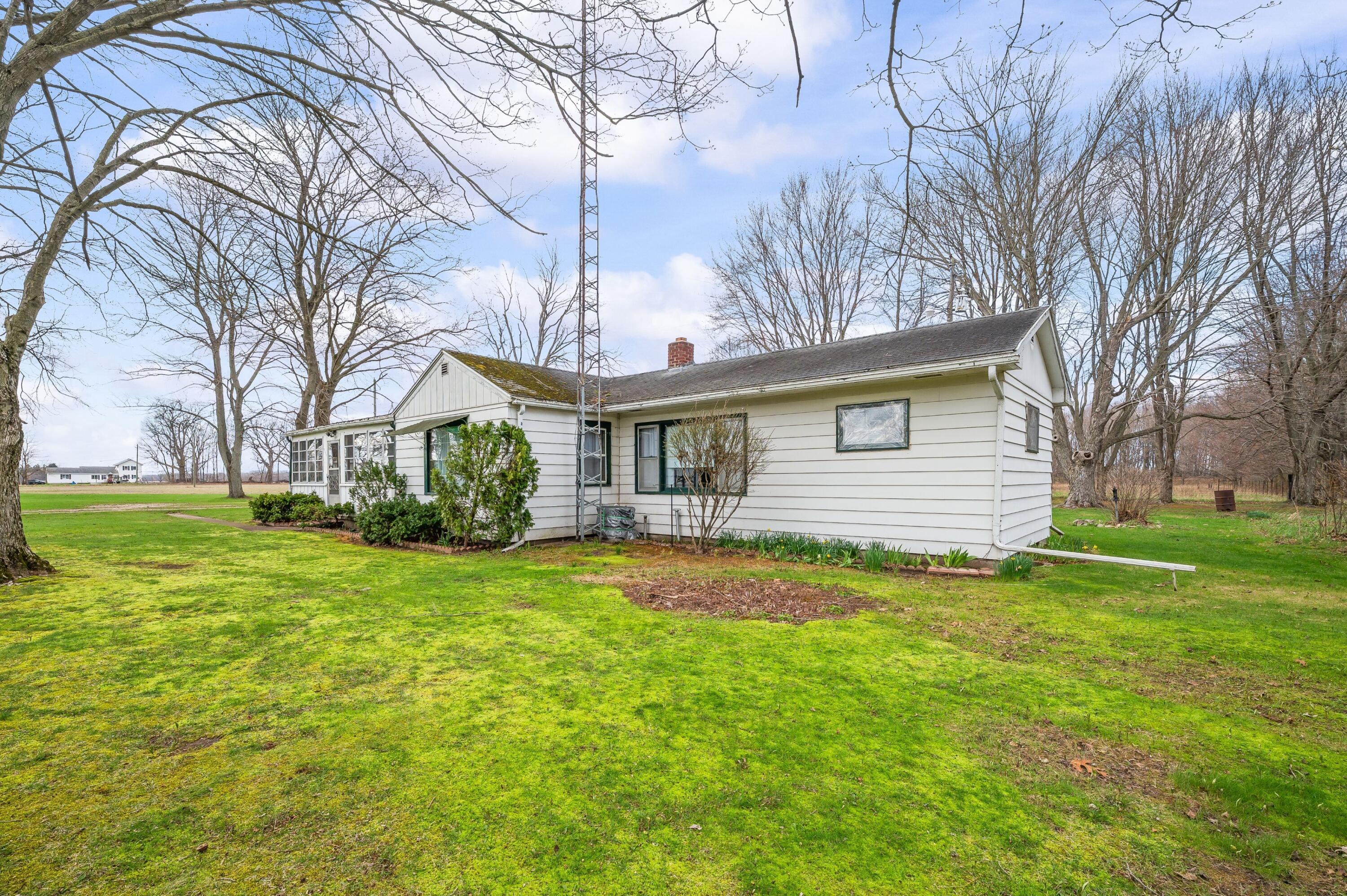 55796 92nd Avenue Dowagiac MI 49047