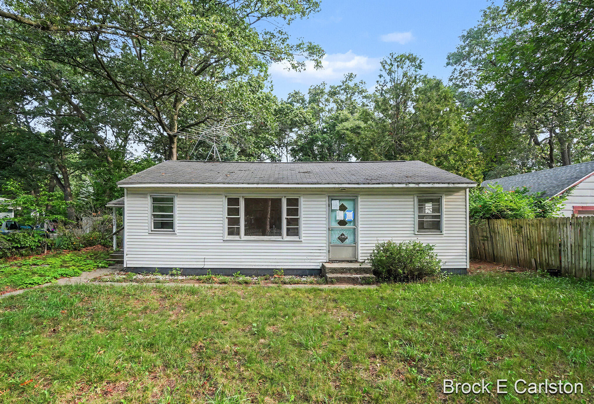 1442 Norwich Avenue Norton Shores MI 49444