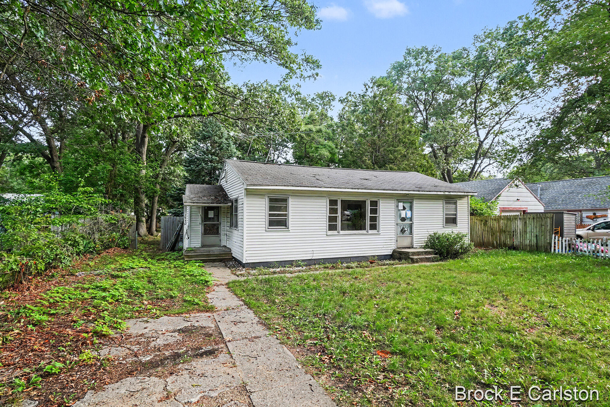 1442 Norwich Avenue Norton Shores MI 49444