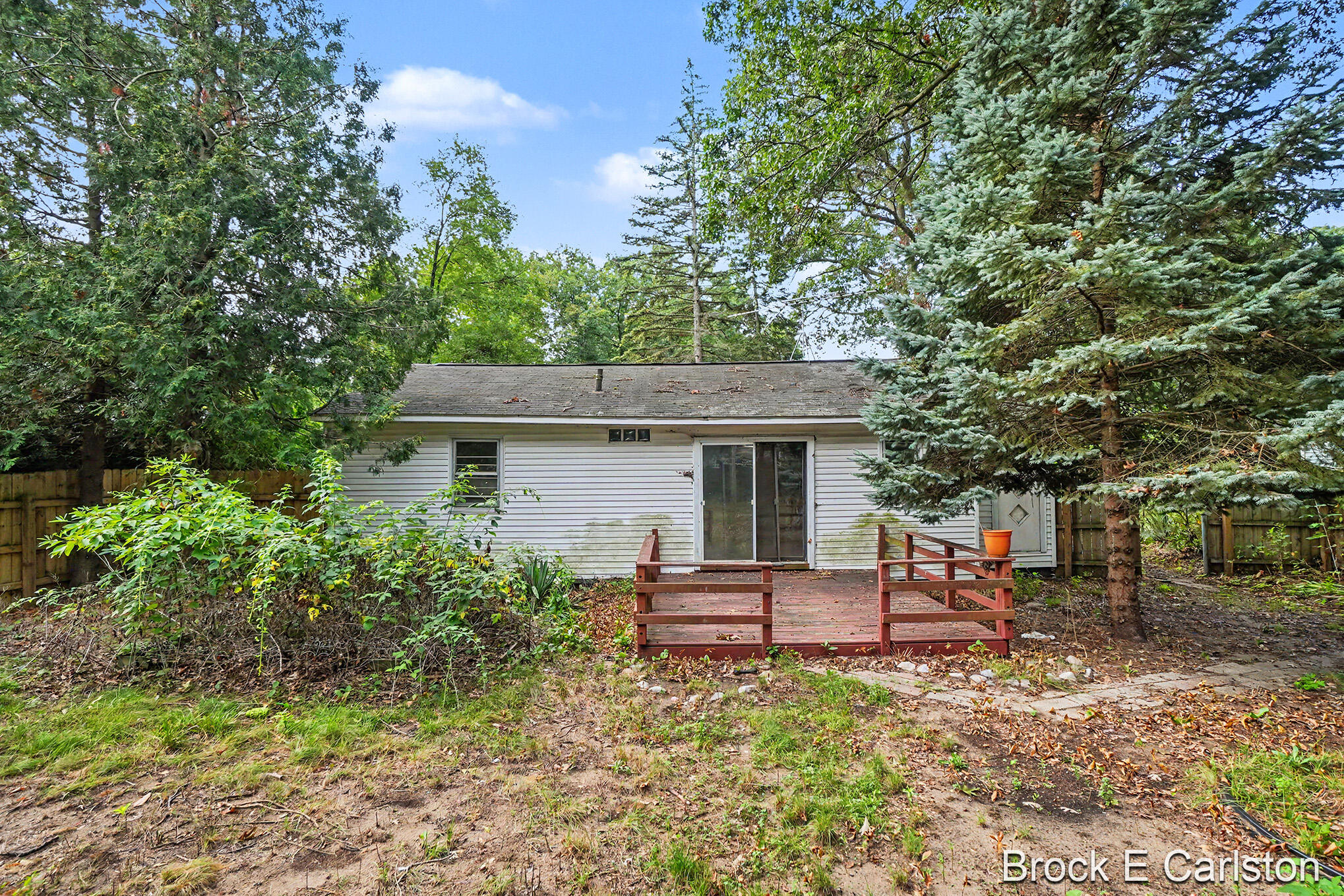 1442 Norwich Avenue Norton Shores MI 49444