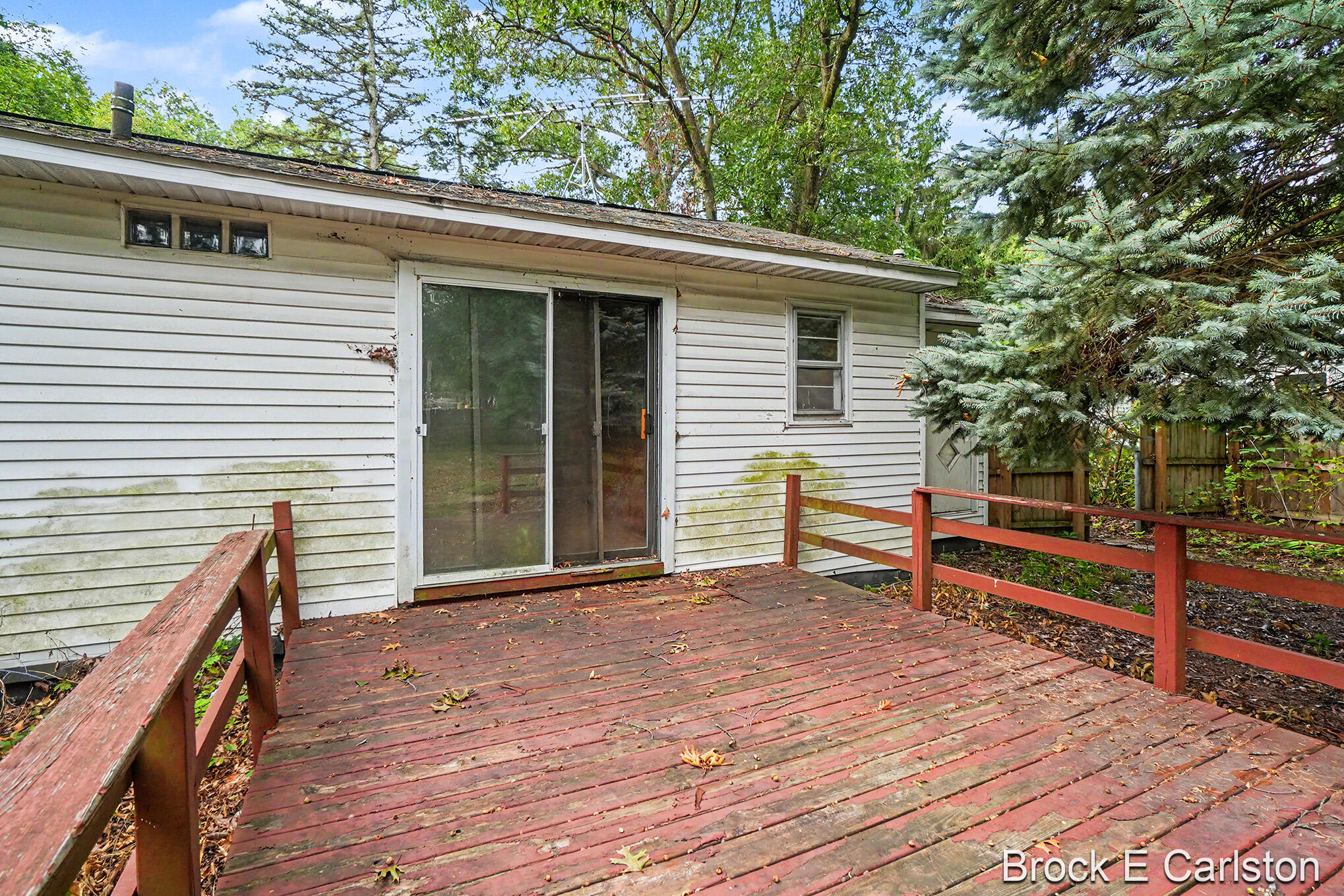1442 Norwich Avenue Norton Shores MI 49444