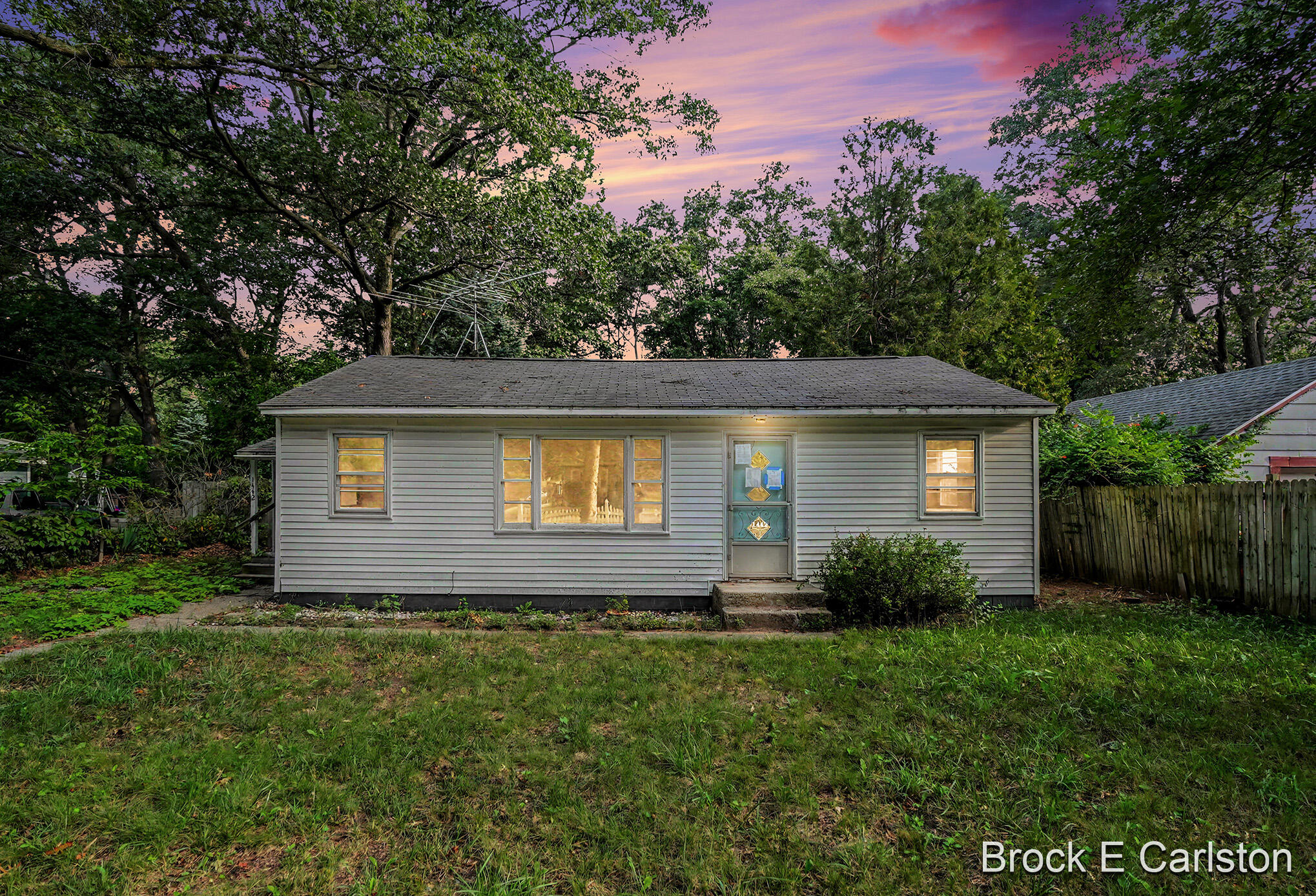 1442 Norwich Avenue Norton Shores MI 49444