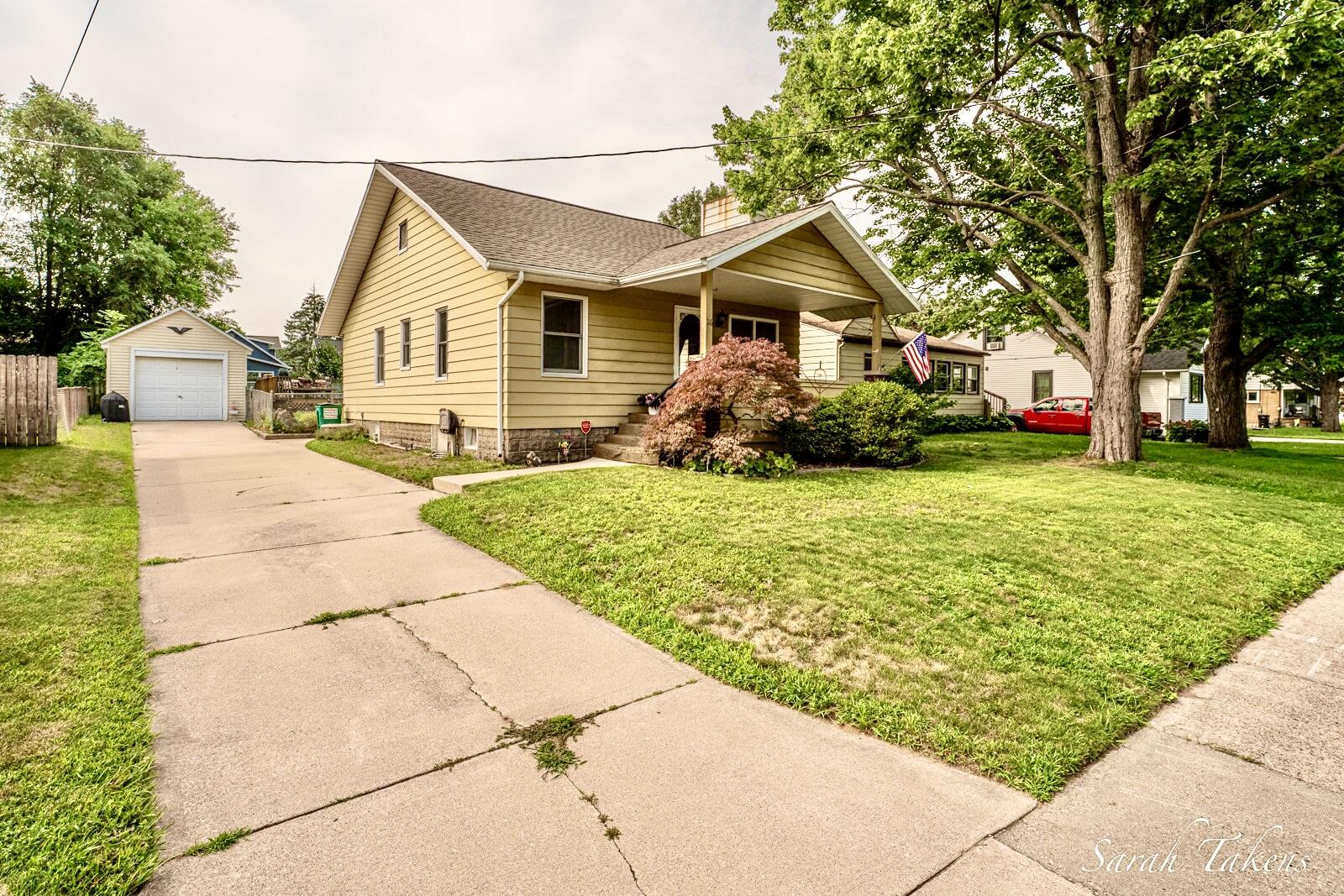 116 35th Street SE Grand Rapids MI 49548