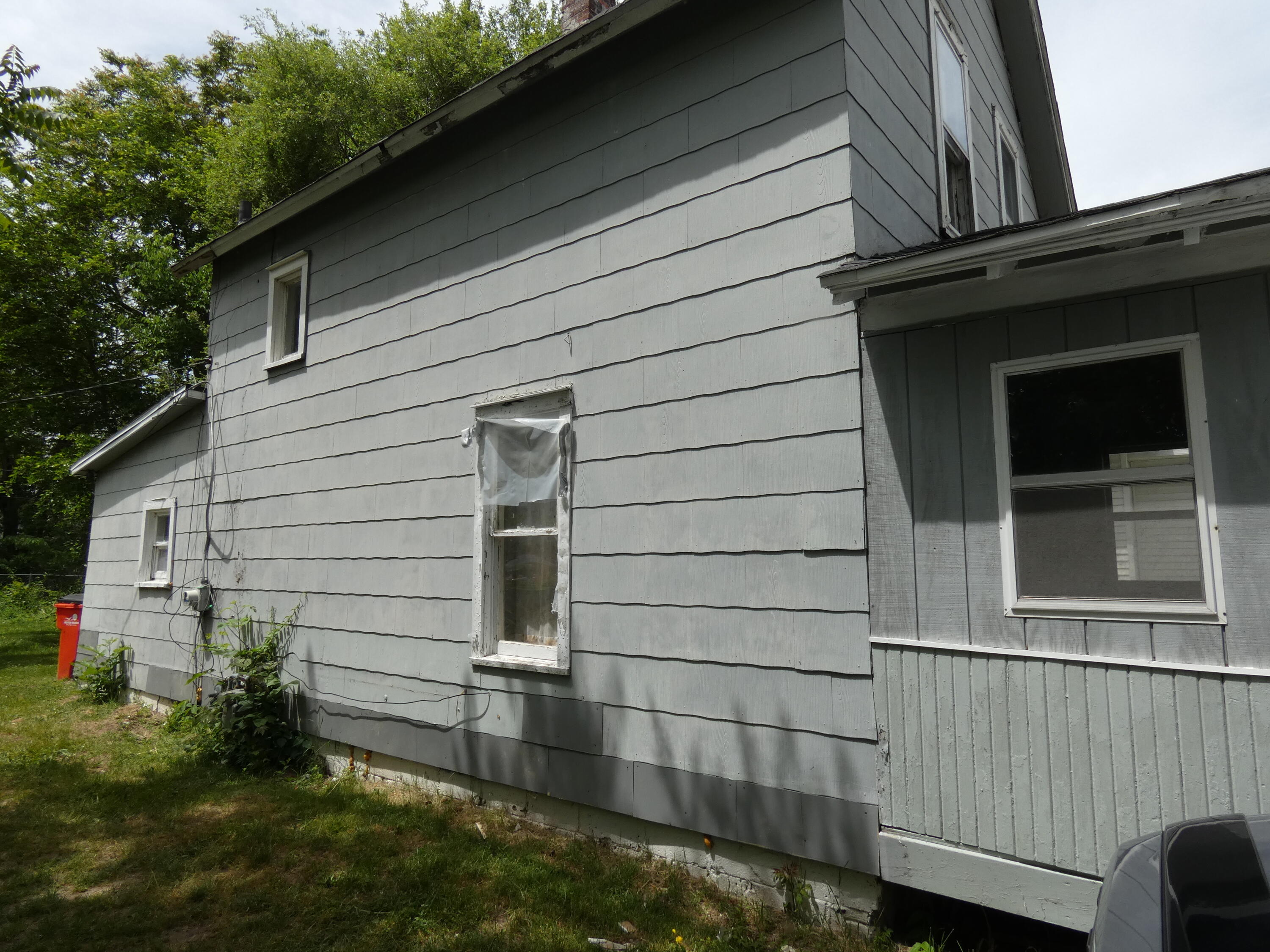 1084 Hurd Avenue Benton Harbor MI 49022