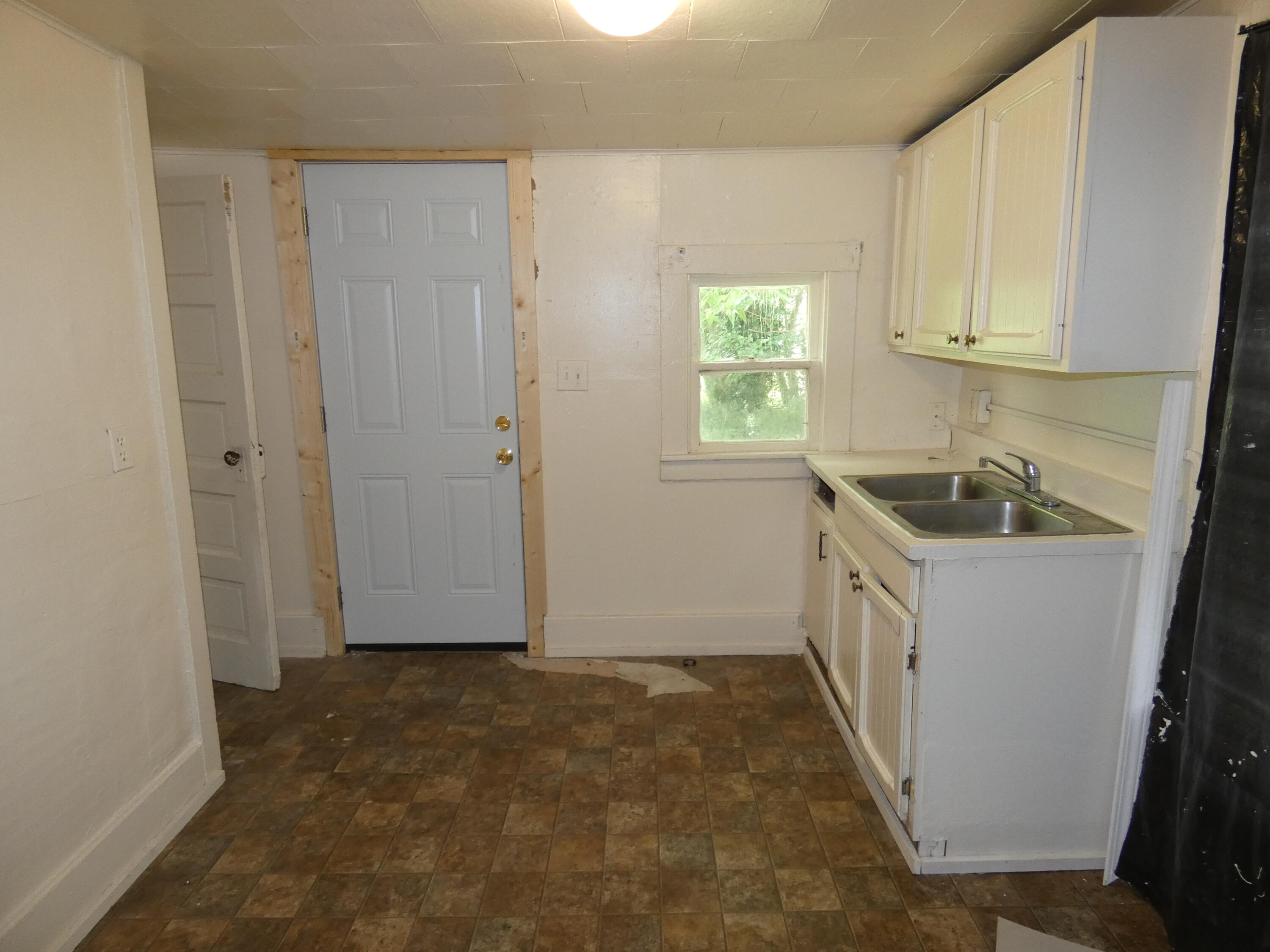 1084 Hurd Avenue Benton Harbor MI 49022