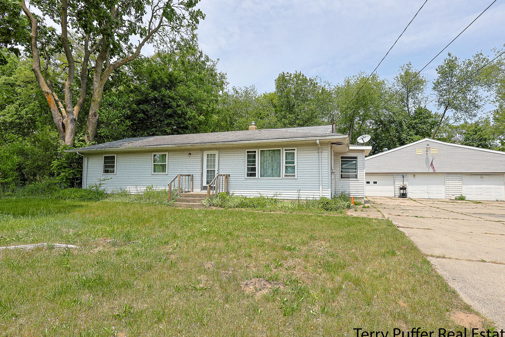 607 66th Street SE Grand Rapids MI 49548