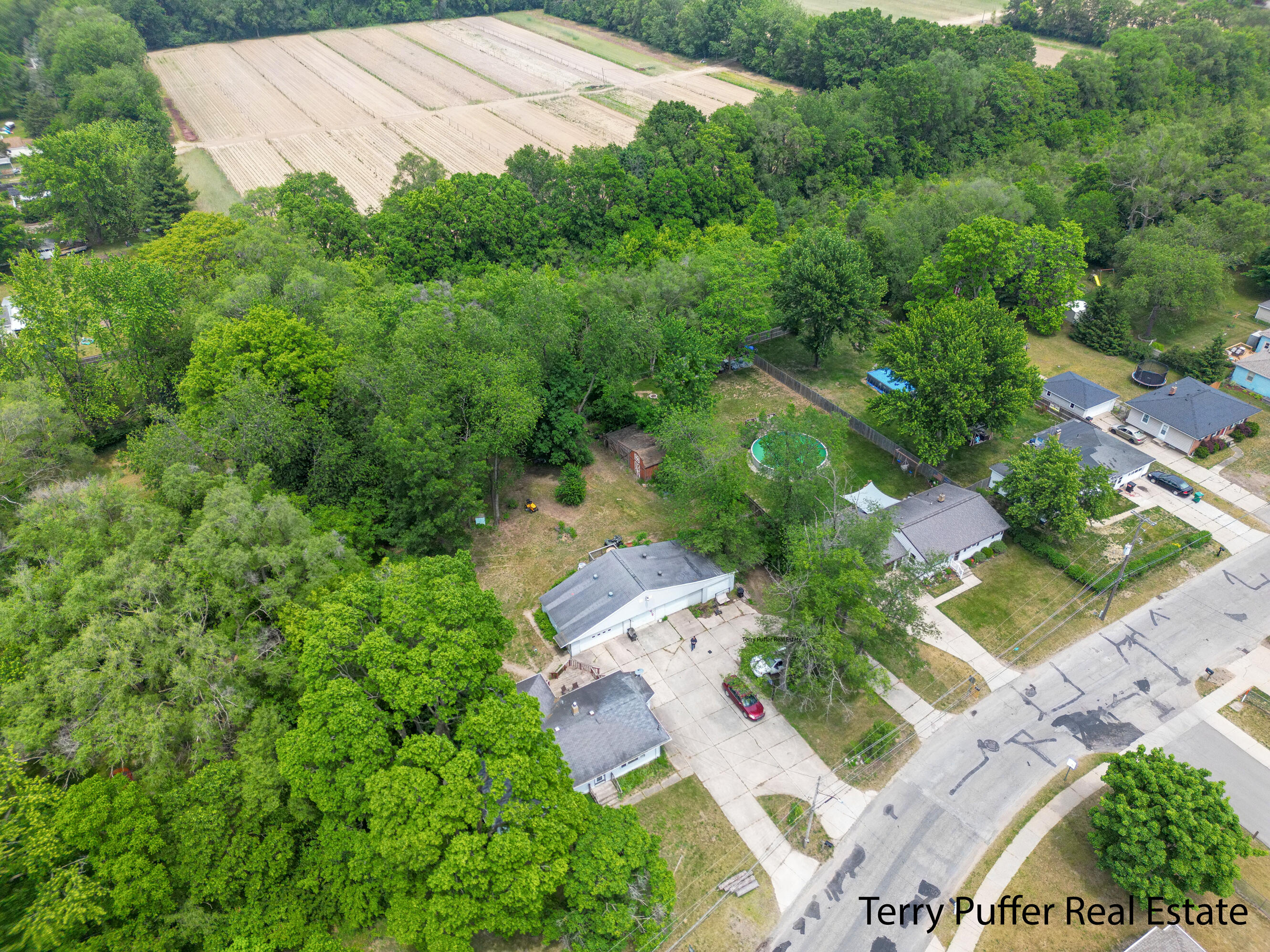 607 66th Street SE Grand Rapids MI 49548