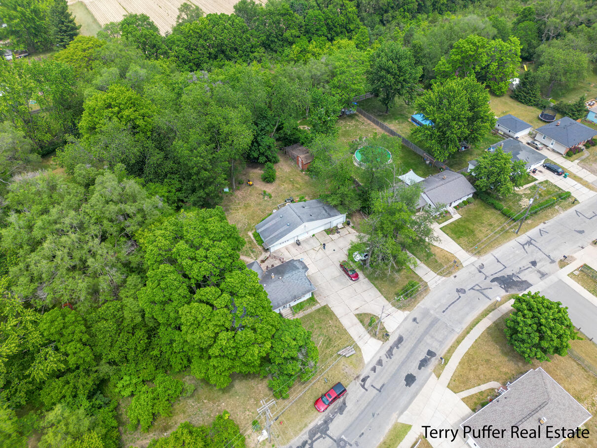 607 66th Street SE Grand Rapids MI 49548