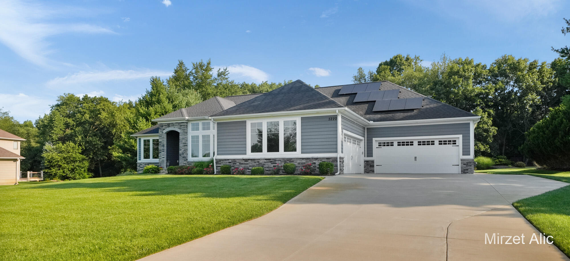 5220 Canyon River Drive NE Ada MI 49301