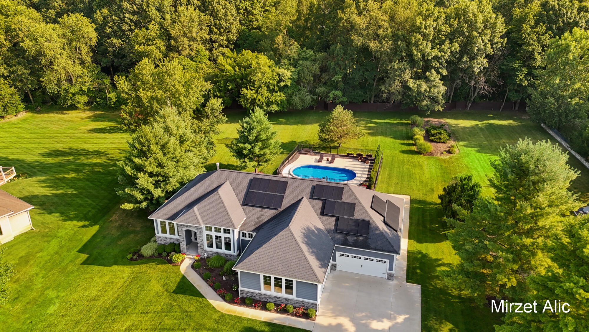 5220 Canyon River Drive NE Ada MI 49301