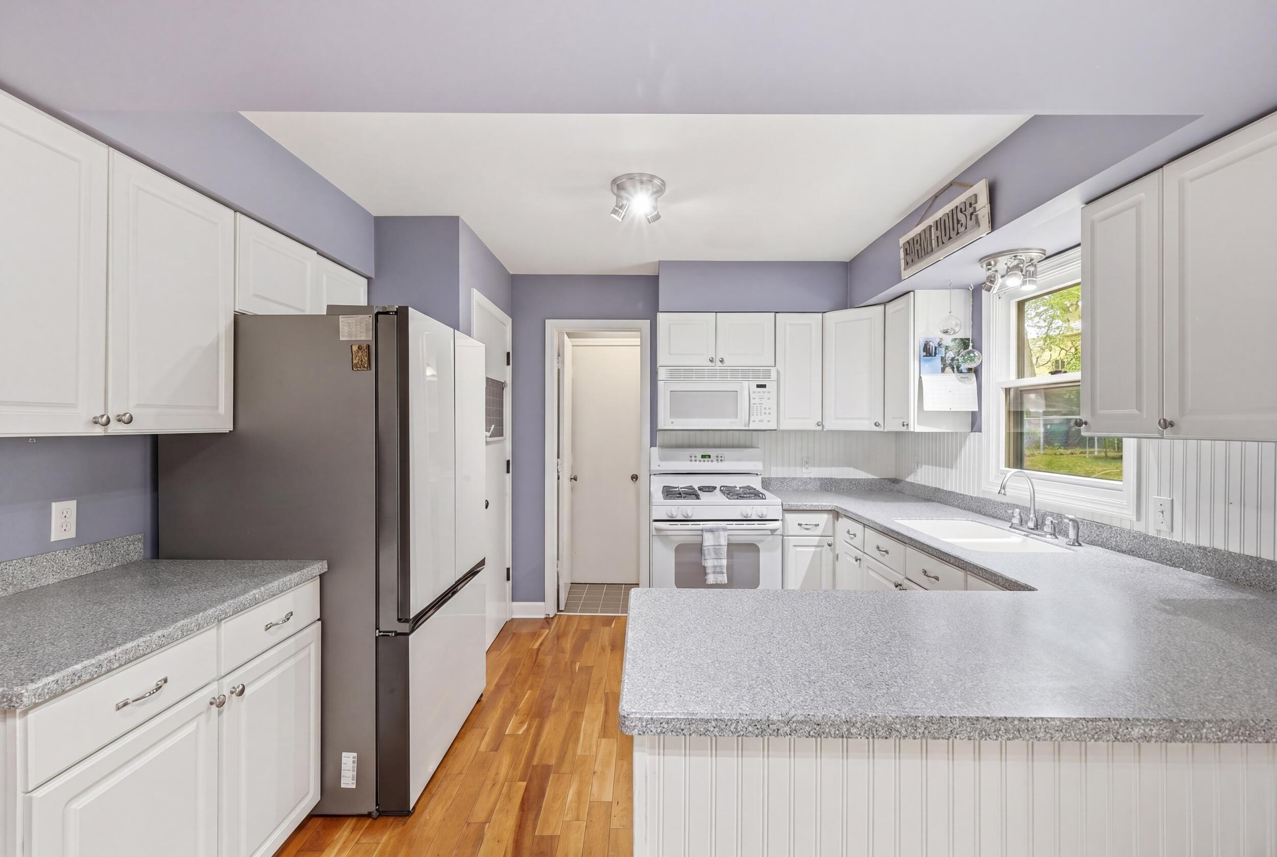 2433 Glen Valley Drive NW Grand Rapids MI 49544