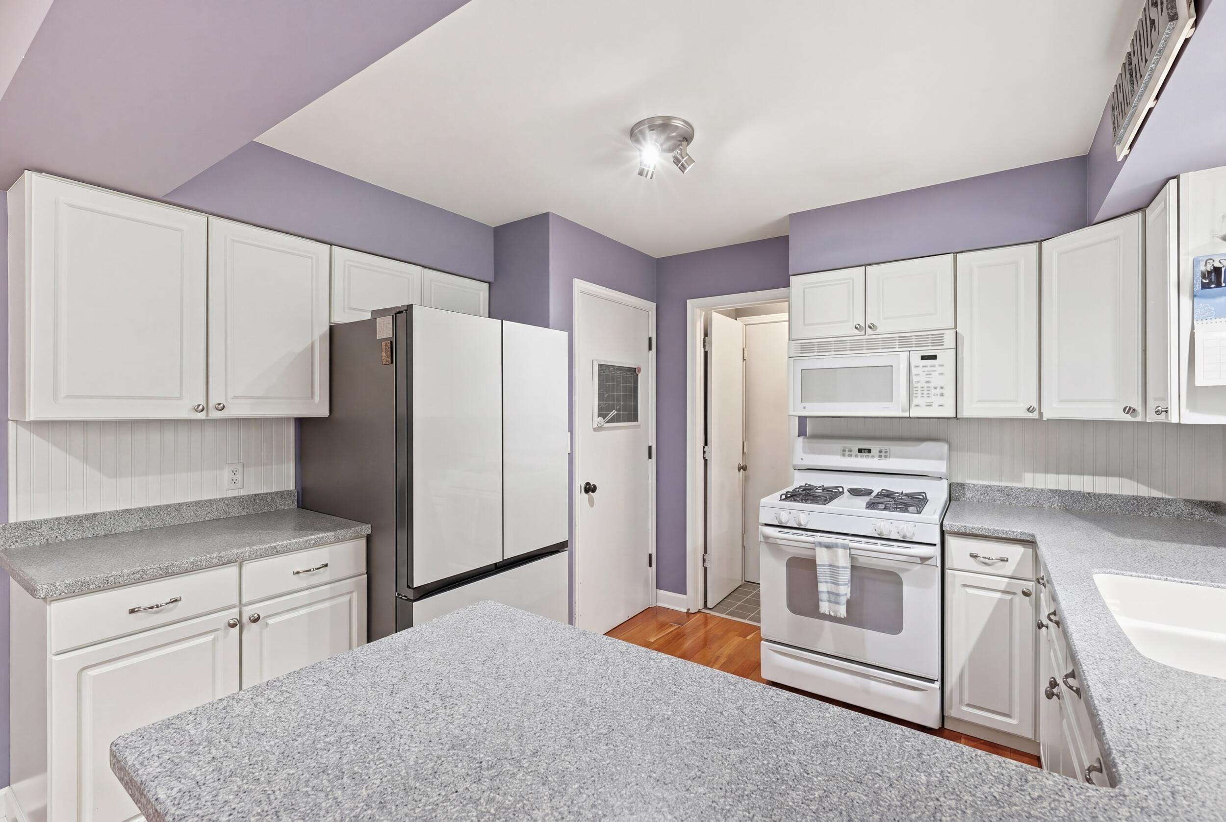 2433 Glen Valley Drive NW Grand Rapids MI 49544