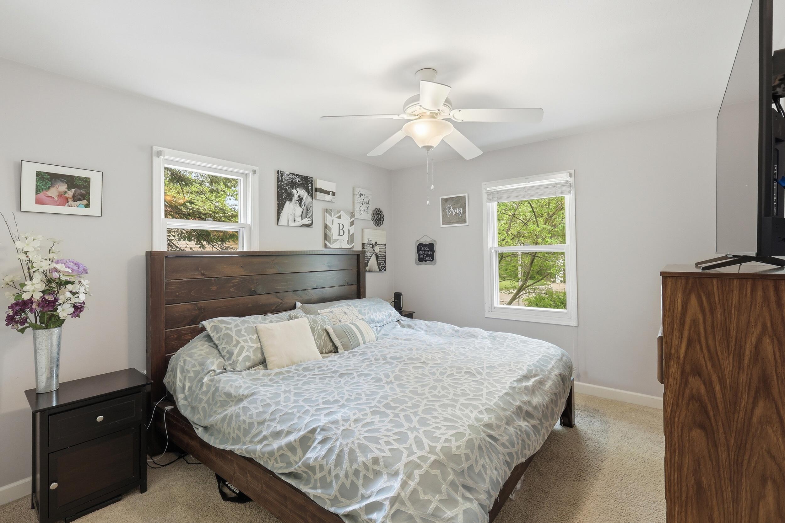 2433 Glen Valley Drive NW Grand Rapids MI 49544