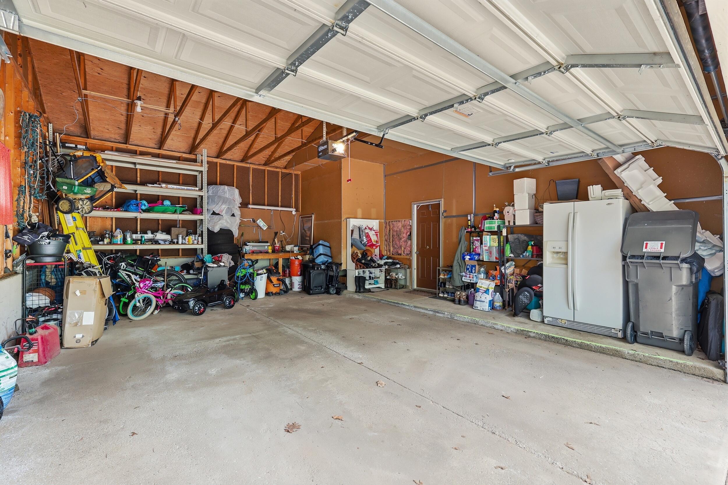 2433 Glen Valley Drive NW Grand Rapids MI 49544